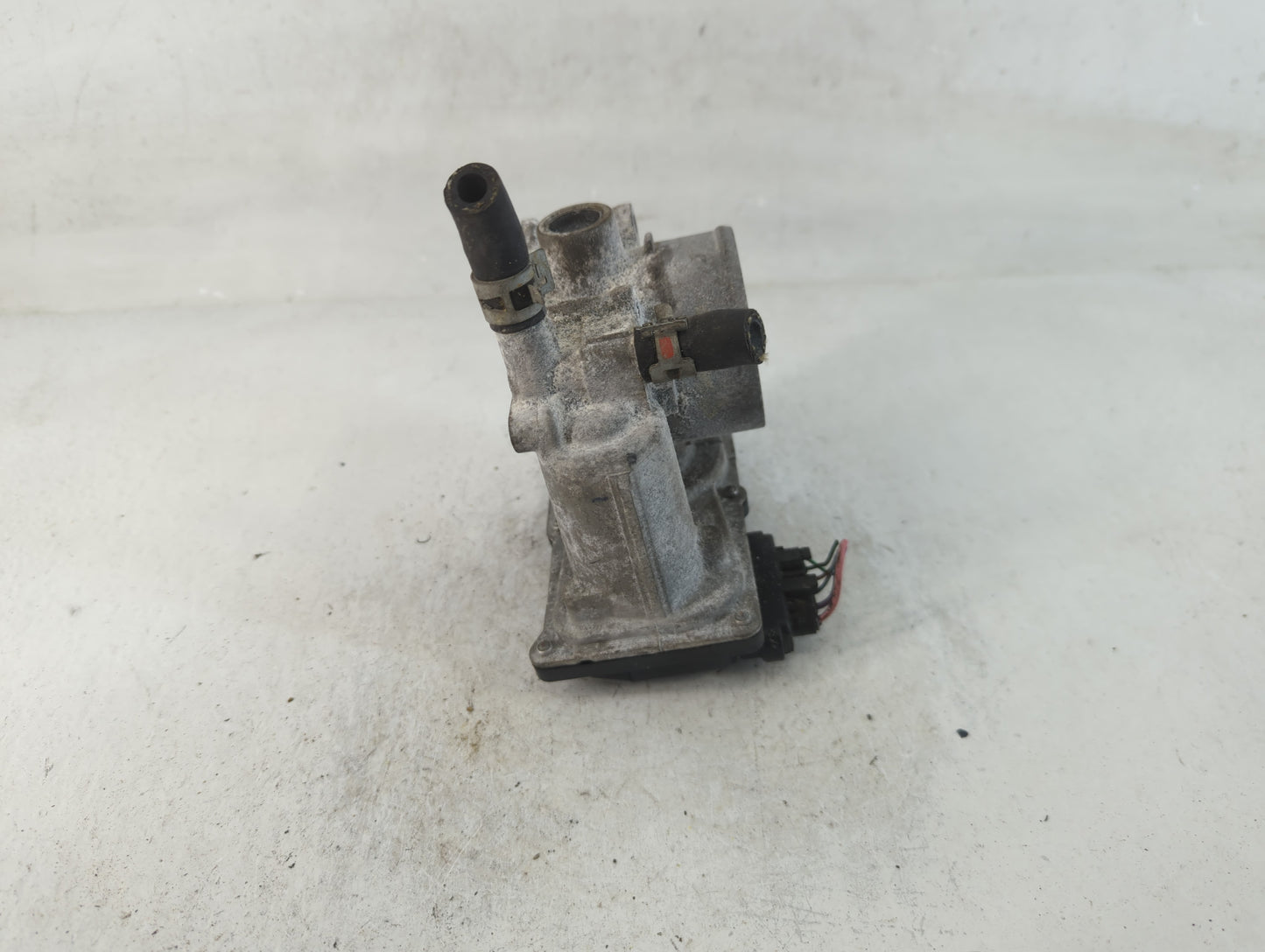 2011-2019 Toyota Corolla Throttle Body P/N:22030-0T080 Fits Fits 2011 2012 2013 2014 2015 2016 2017 2018 2019 OEM Used Auto Parts - Oemusedautoparts1.com