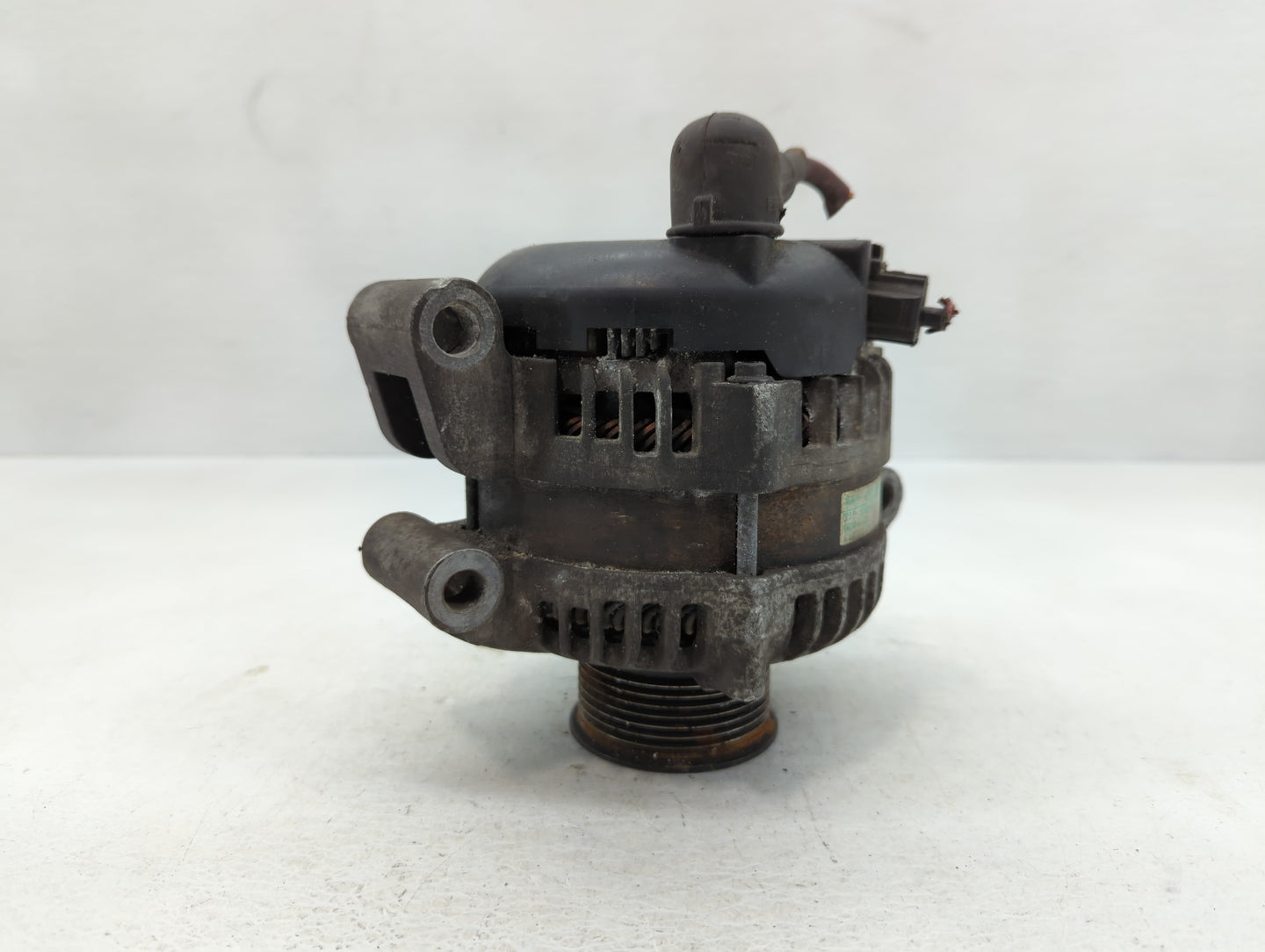 2009-2010 Ford F-350 Super Duty Alternator Replacement Generator Charging Assembly Engine OEM P/N:104210-6103 7C3T-10300-EE Fits OEM Used Auto Parts - Oemusedautoparts1.com