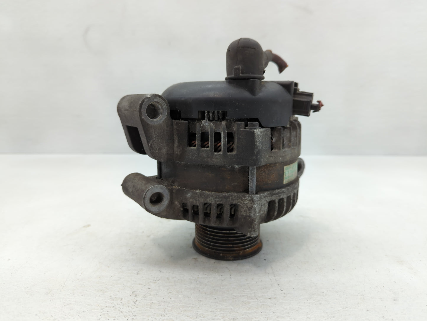 2009-2010 Ford F-350 Super Duty Alternator Replacement Generator Charging Assembly Engine OEM P/N:104210-6103 7C3T-10300-EE Fits OEM Used Auto Parts - Oemusedautoparts1.com
