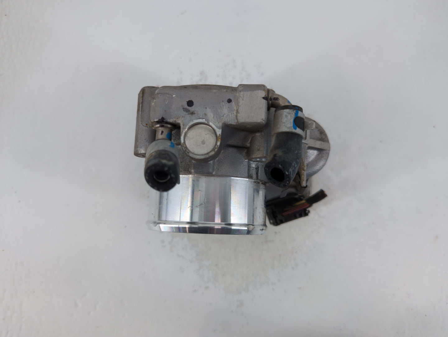 2015-2019 Hyundai Sonata Throttle Body P/N:35100-2G600 Fits Fits 2015 2016 2017 2018 2019 2020 2021 OEM Used Auto Parts - Oemusedautoparts1.com
