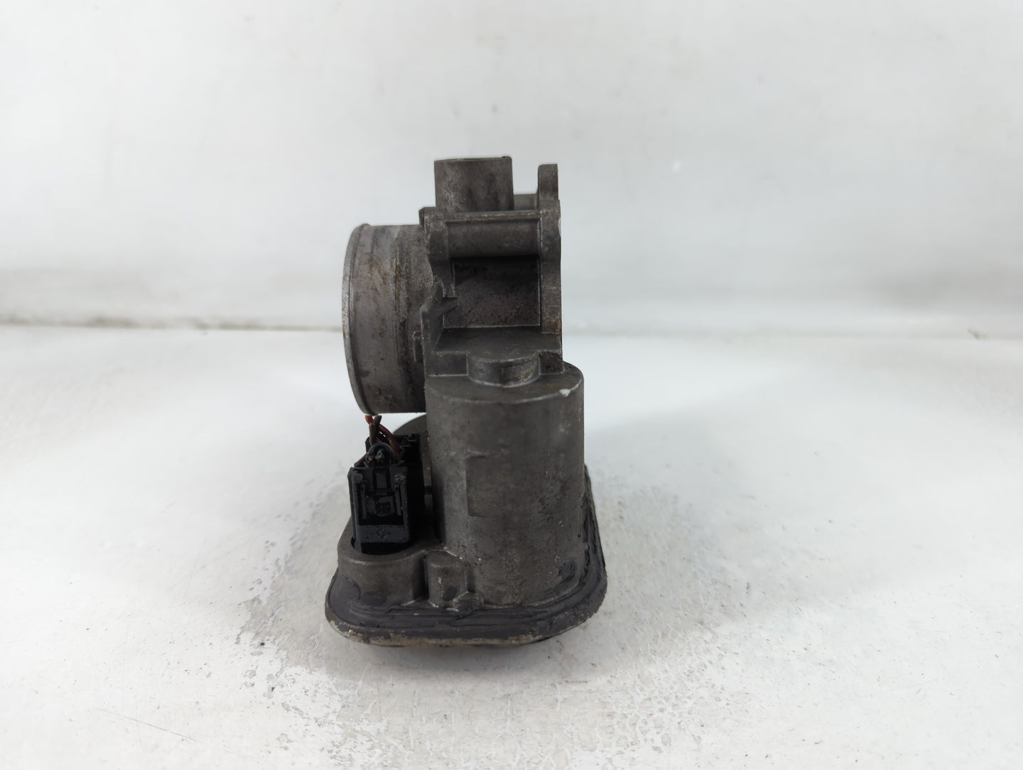 2007-2017 Jeep Patriot Throttle Body P/N:04891735AC Fits Fits 2007 2008 2009 2010 2011 2012 2013 2014 2015 2016 2017 2018 OEM Used Auto Parts - Oemusedautoparts1.com