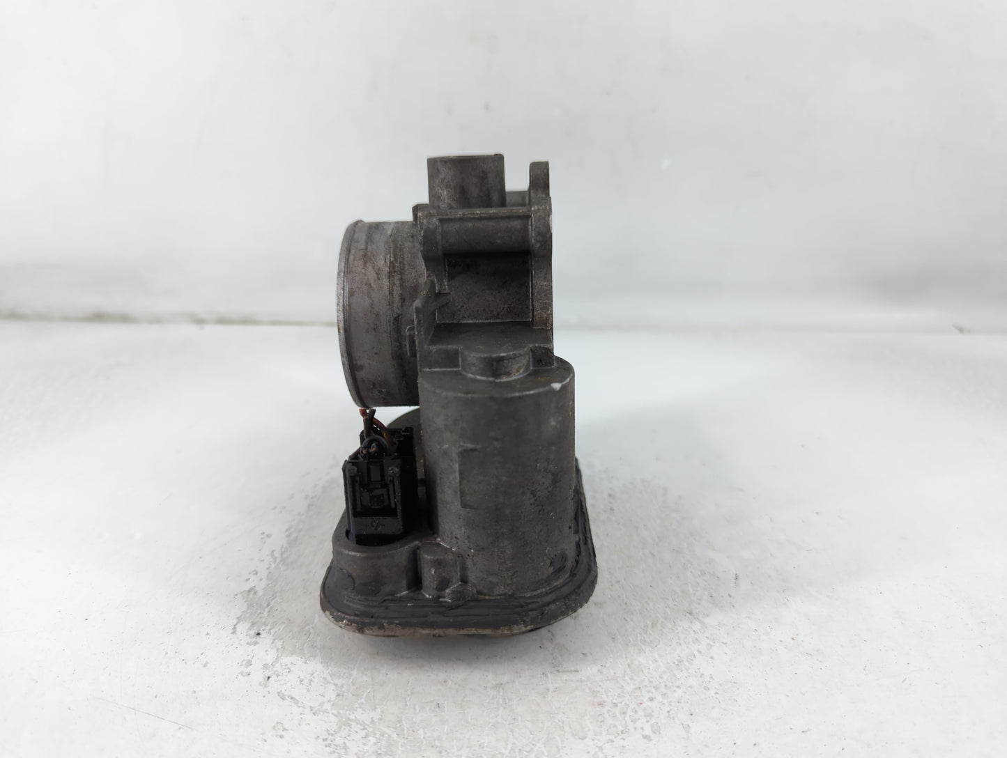 2007-2017 Jeep Patriot Throttle Body P/N:04891735AC Fits Fits 2007 2008 2009 2010 2011 2012 2013 2014 2015 2016 2017 2018 OEM Used Auto Parts - Oemusedautoparts1.com