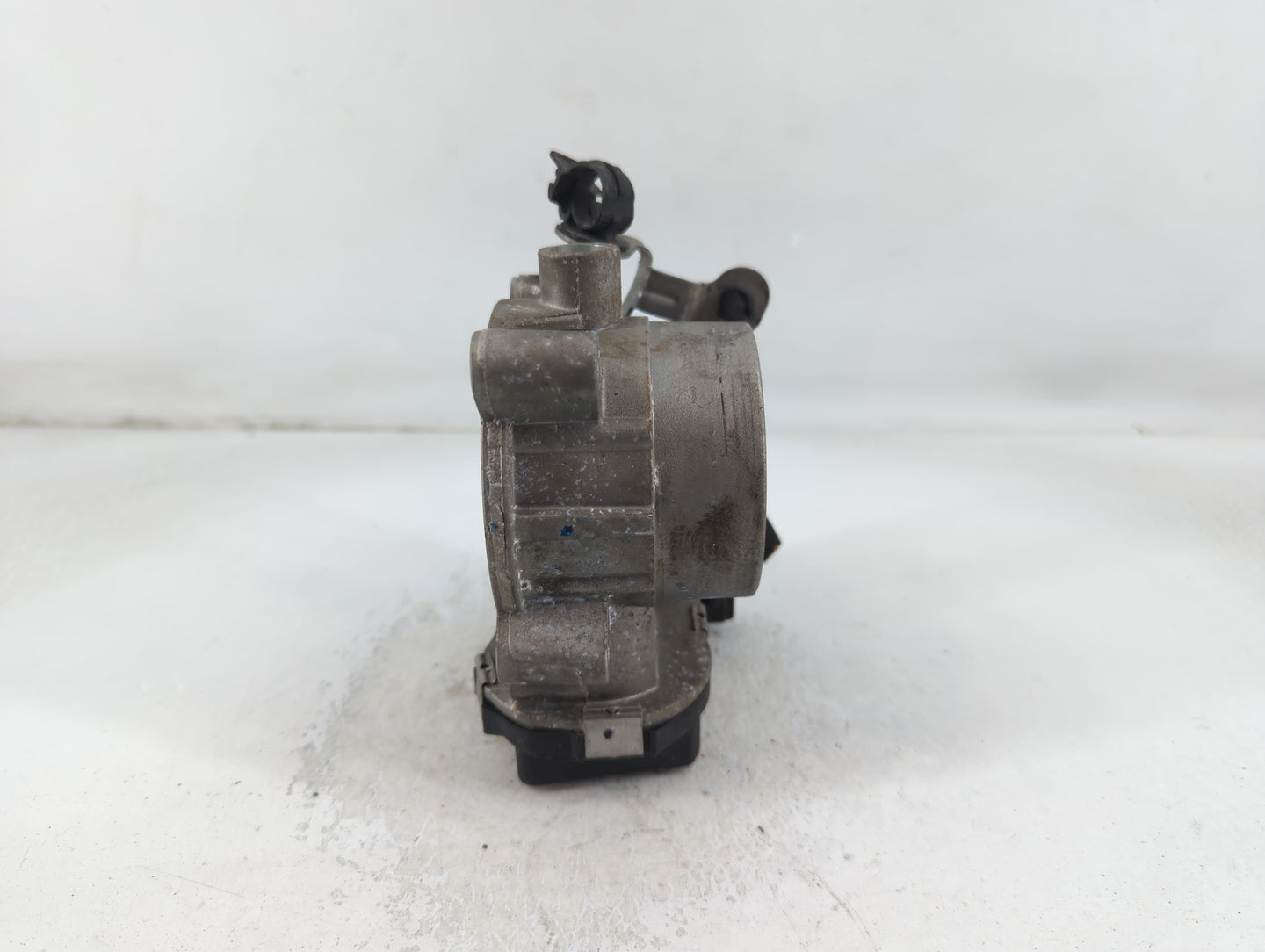 2017-2022 Jeep Compass Throttle Body P/N:04891970AB Fits Fits 2014 2015 2016 2017 2018 2019 2020 2021 2022 OEM Used Auto Parts - Oemusedautoparts1.com