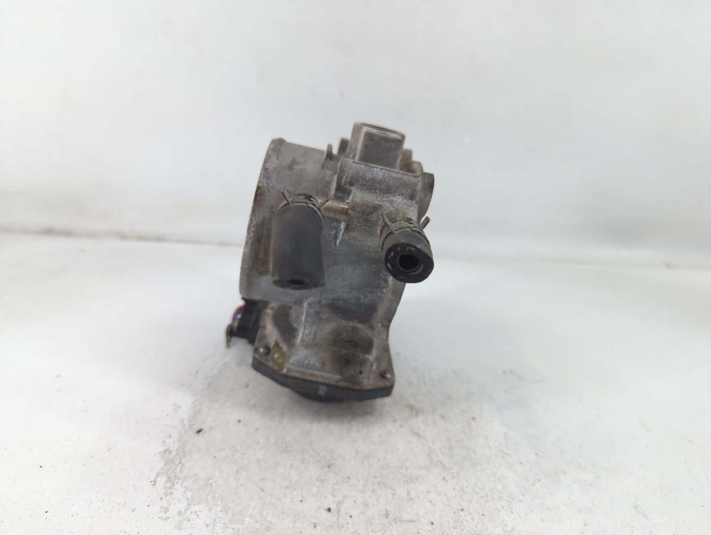 2009-2018 Toyota Rav4 Throttle Body P/N:22030-0V010 Fits Fits 2009 2010 2011 2012 2013 2014 2015 2016 2017 2018 2019 OEM Used Auto Parts - Oemusedautoparts1.com