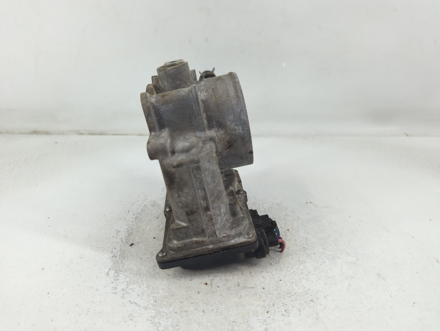 2009-2018 Toyota Rav4 Throttle Body P/N:22030-0V010 Fits Fits 2009 2010 2011 2012 2013 2014 2015 2016 2017 2018 2019 OEM Used Auto Parts - Oemusedautoparts1.com