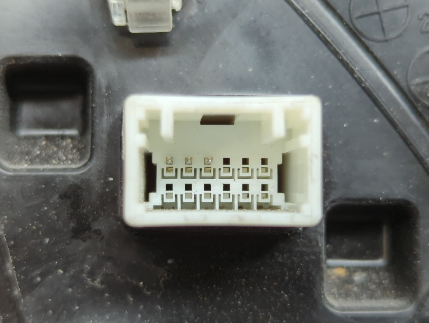 2018-2022 Hyundai Kona Side Mirror Replacement Driver Left View Door Mirror P/N:IIIE13049774 Fits Fits 2018 2019 2020 2021 2022 OEM Used Auto Parts - Oemusedautoparts1.com