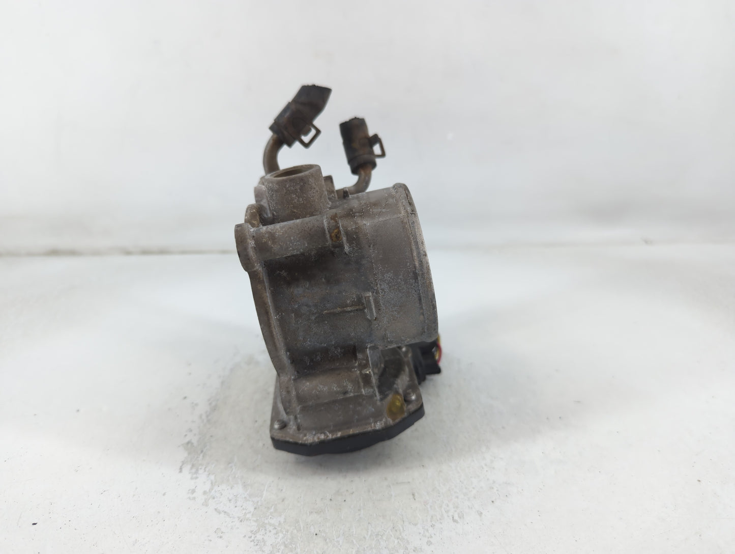 2011-2020 Hyundai Elantra Throttle Body P/N:35100-2E000 Fits Fits 2011 2012 2013 2014 2015 2016 2017 2018 2019 2020 2021 OEM Used Auto Parts - Oemusedautoparts1.com