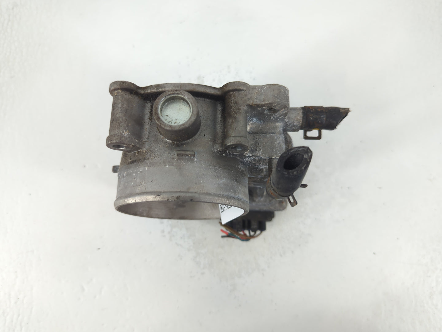 2012-2014 Hyundai Genesis Throttle Body P/N:35100-3CBA0 Fits Fits 2012 2013 2014 OEM Used Auto Parts - Oemusedautoparts1.com