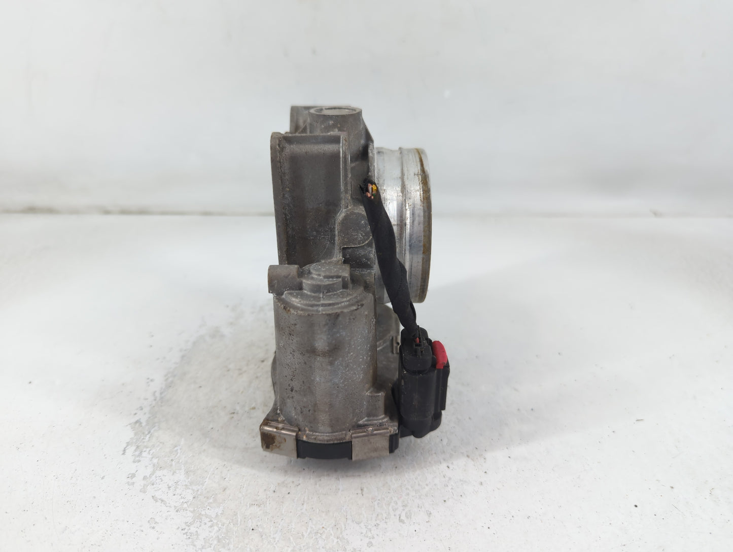2013-2021 Chevrolet Malibu Throttle Body P/N:A 2627067DA Fits Fits 2013 2014 2015 2016 2017 2018 2019 2020 2021 OEM Used Auto Parts - Oemusedautoparts1.com