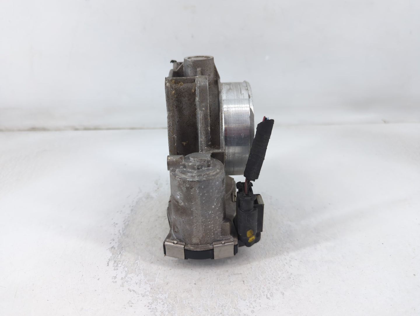 2012-2020 Buick Enclave Throttle Body P/N:12670981AA Fits Fits 2012 2013 2014 2015 2016 2017 2018 2019 2020 2021 2022 OEM Used Auto Parts - Oemusedautoparts1.com