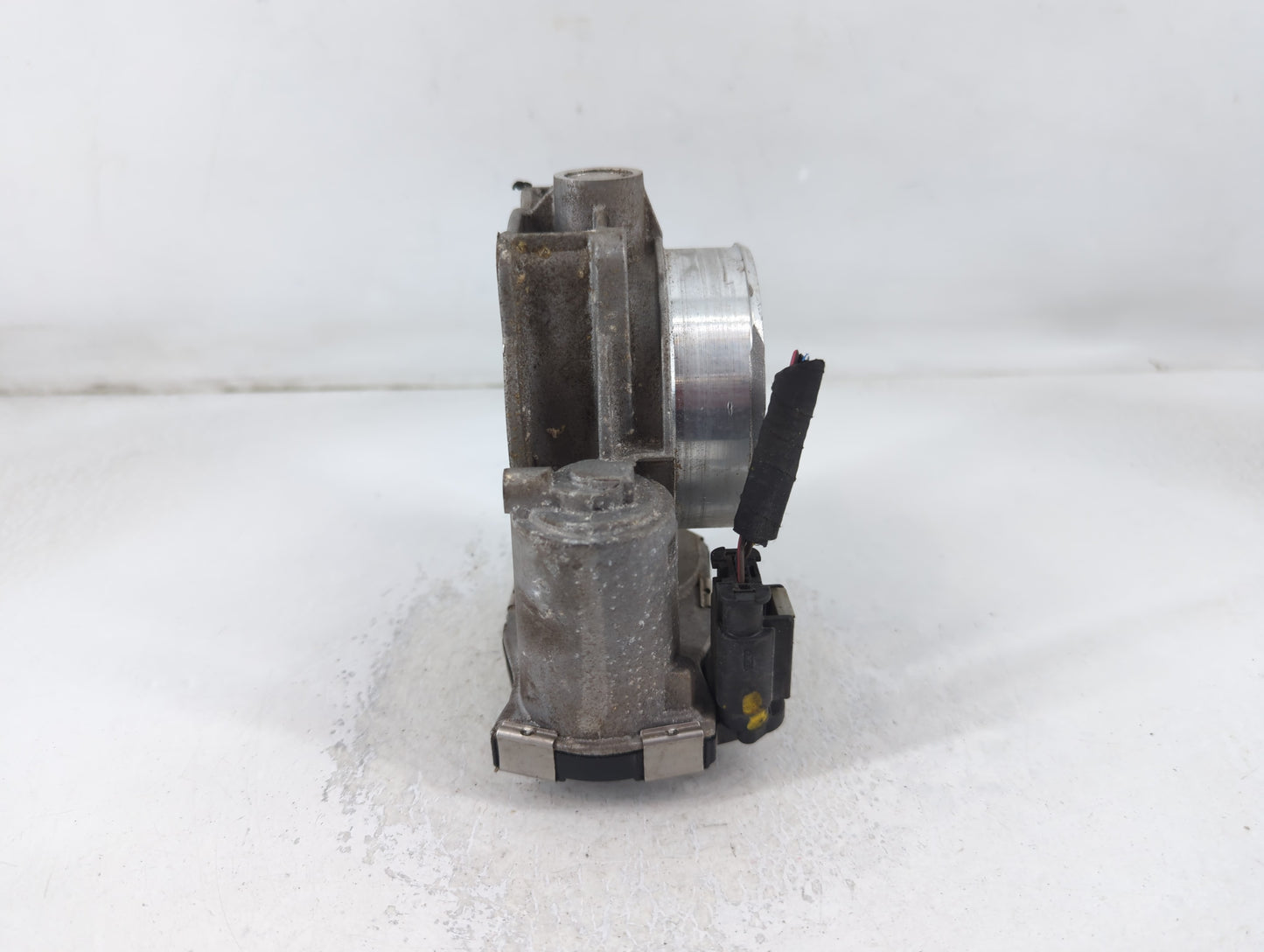 2012-2020 Buick Enclave Throttle Body P/N:12670981AA Fits Fits 2012 2013 2014 2015 2016 2017 2018 2019 2020 2021 2022 OEM Used Auto Parts - Oemusedautoparts1.com