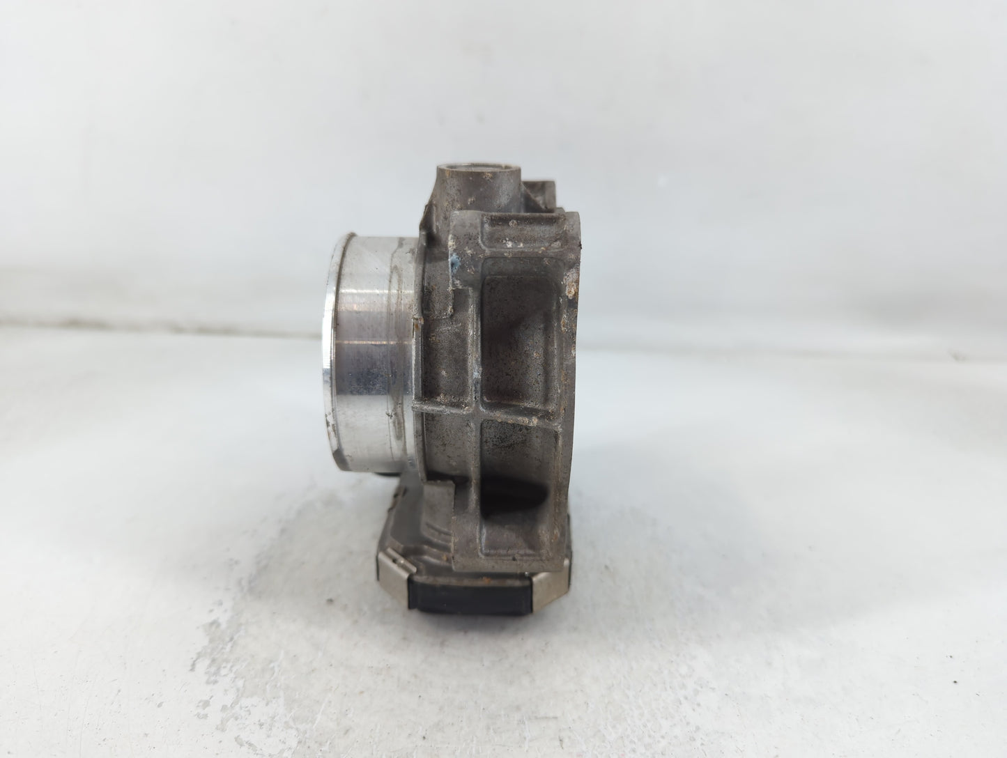 2013-2015 Chevrolet Malibu Throttle Body P/N:12627217DA Fits Fits 2013 2014 2015 2017 2018 2019 2020 OEM Used Auto Parts - Oemusedautoparts1.com