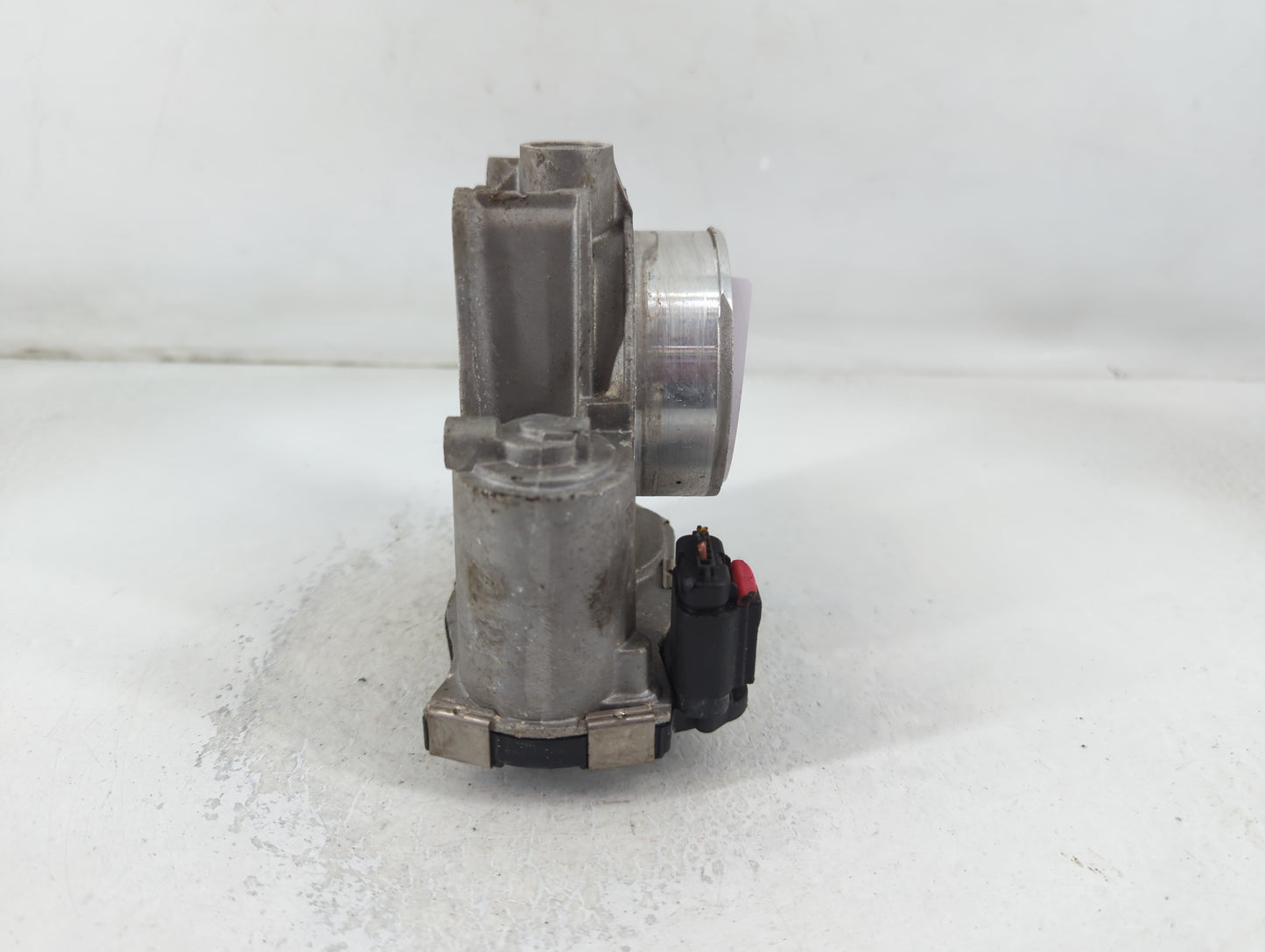 2013-2015 Chevrolet Malibu Throttle Body P/N:12627217DA Fits Fits 2013 2014 2015 2017 2018 2019 2020 OEM Used Auto Parts - Oemusedautoparts1.com