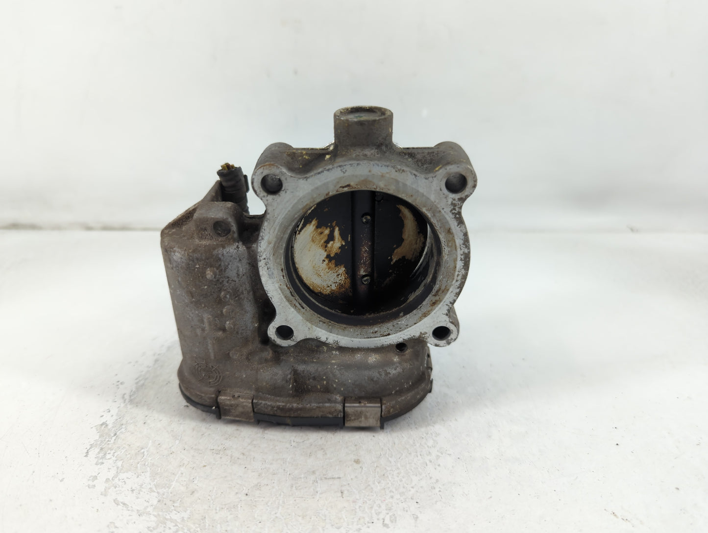 2016-2019 Ford Explorer Throttle Body P/N:DS7E-9F991-BB Fits Fits 2014 2015 2016 2017 2018 2019 2020 2021 2022 OEM Used Auto Parts - Oemusedautoparts1.com