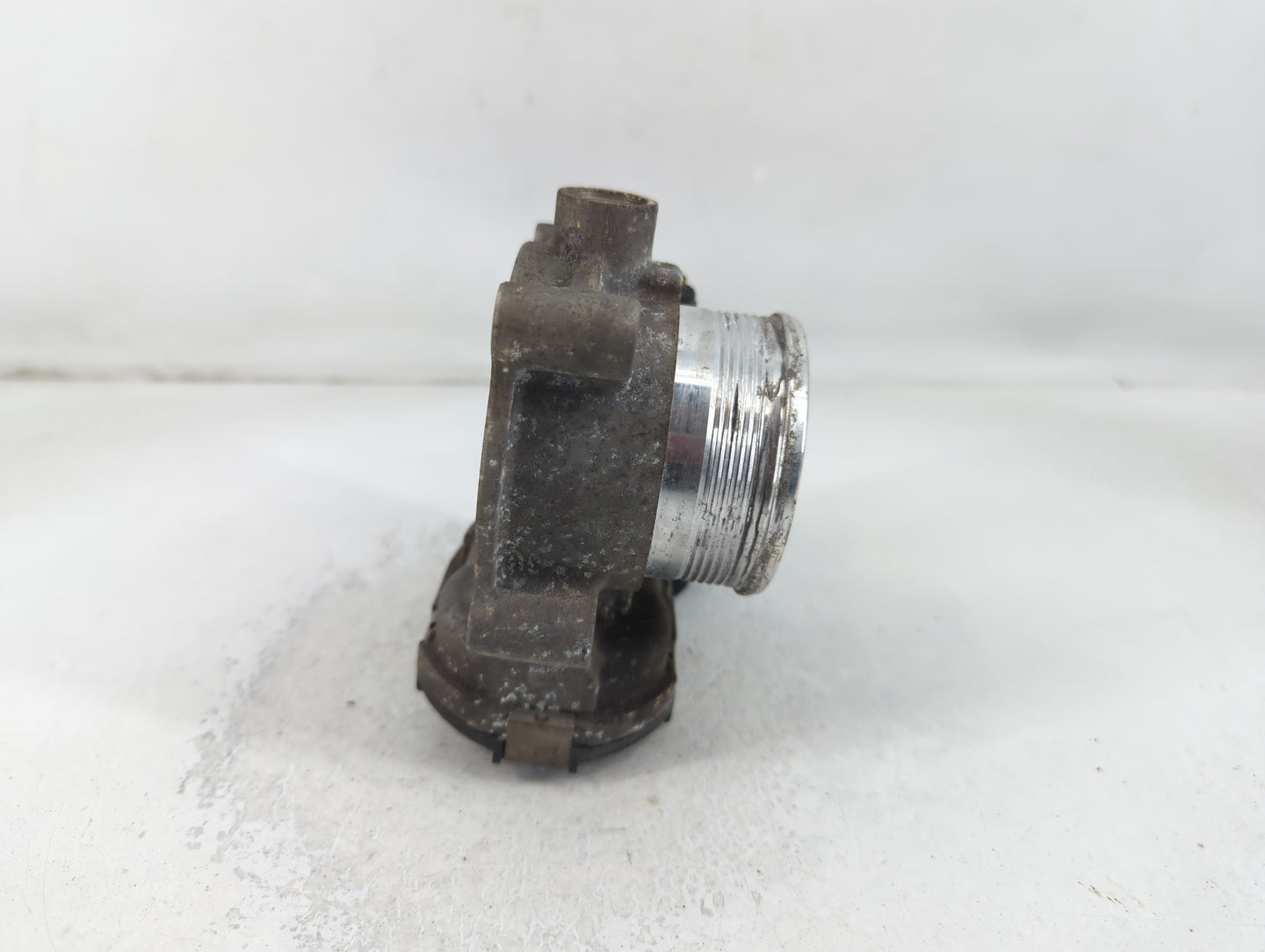 2016-2019 Ford Explorer Throttle Body P/N:DS7E-9F991-BB Fits Fits 2014 2015 2016 2017 2018 2019 2020 2021 2022 OEM Used Auto Parts - Oemusedautoparts1.com