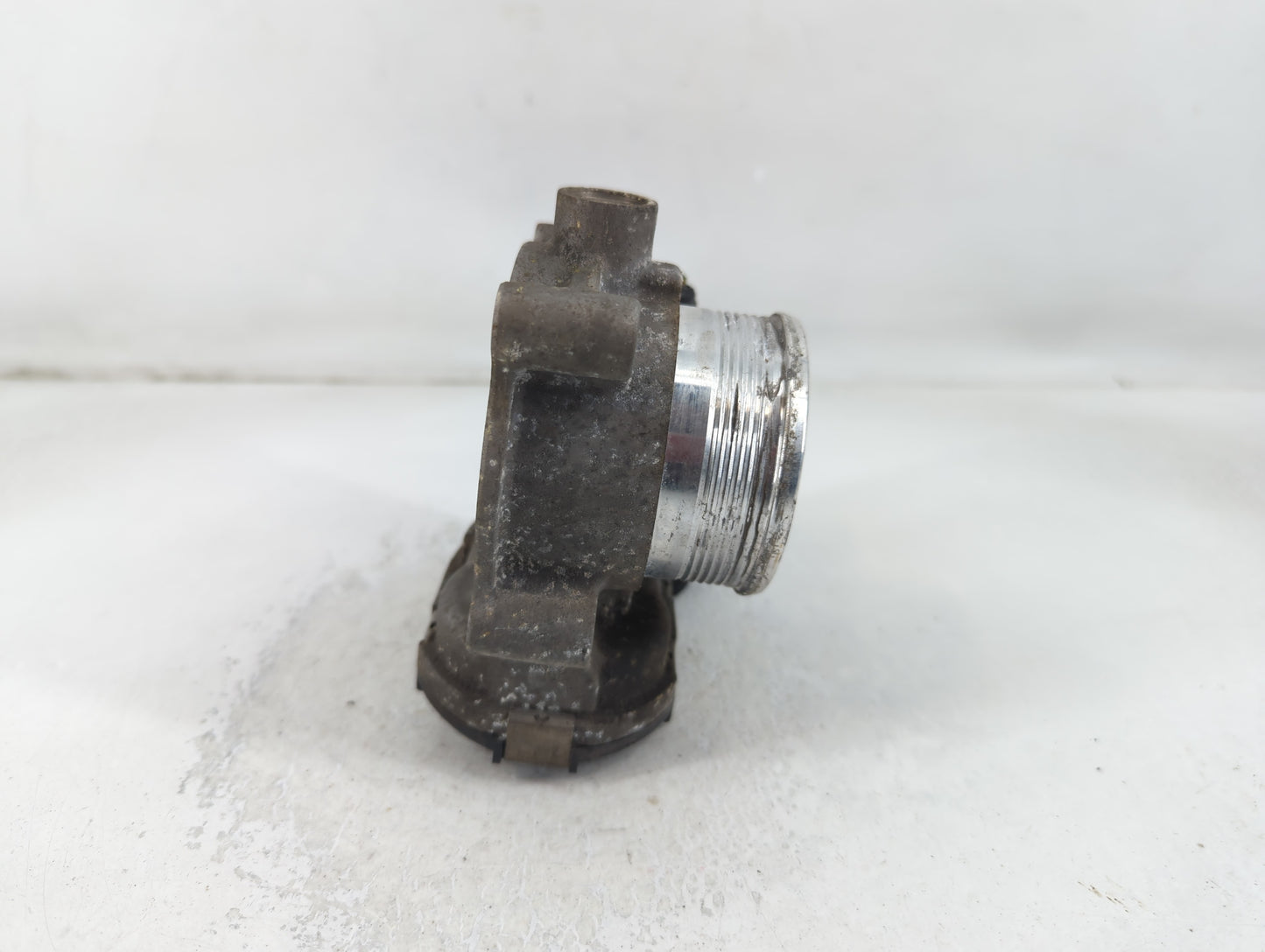 2016-2019 Ford Explorer Throttle Body P/N:DS7E-9F991-BB Fits Fits 2014 2015 2016 2017 2018 2019 2020 2021 2022 OEM Used Auto Parts - Oemusedautoparts1.com