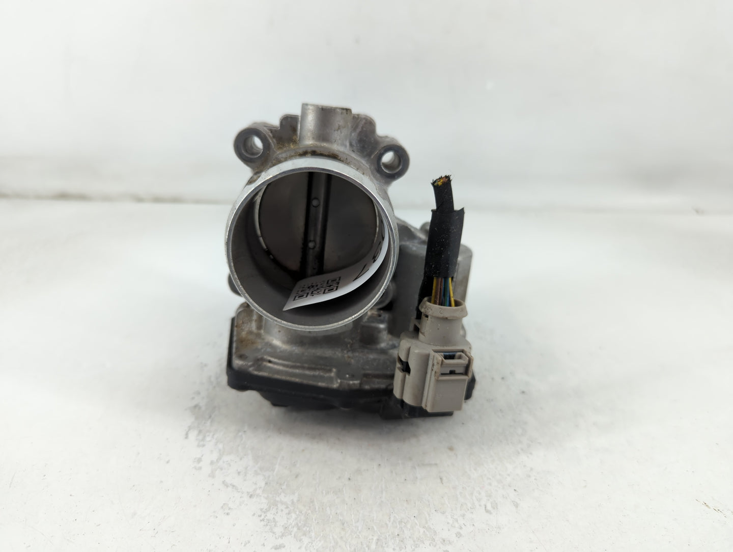 2014-2020 Ford Fusion Throttle Body P/N:DS7G-9F991-CA Fits Fits 2014 2015 2016 2017 2018 2019 2020 OEM Used Auto Parts - Oemusedautoparts1.com
