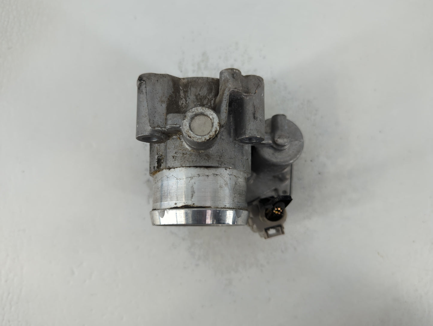 2014-2020 Ford Fusion Throttle Body P/N:DS7G-9F991-CA Fits Fits 2014 2015 2016 2017 2018 2019 2020 OEM Used Auto Parts - Oemusedautoparts1.com