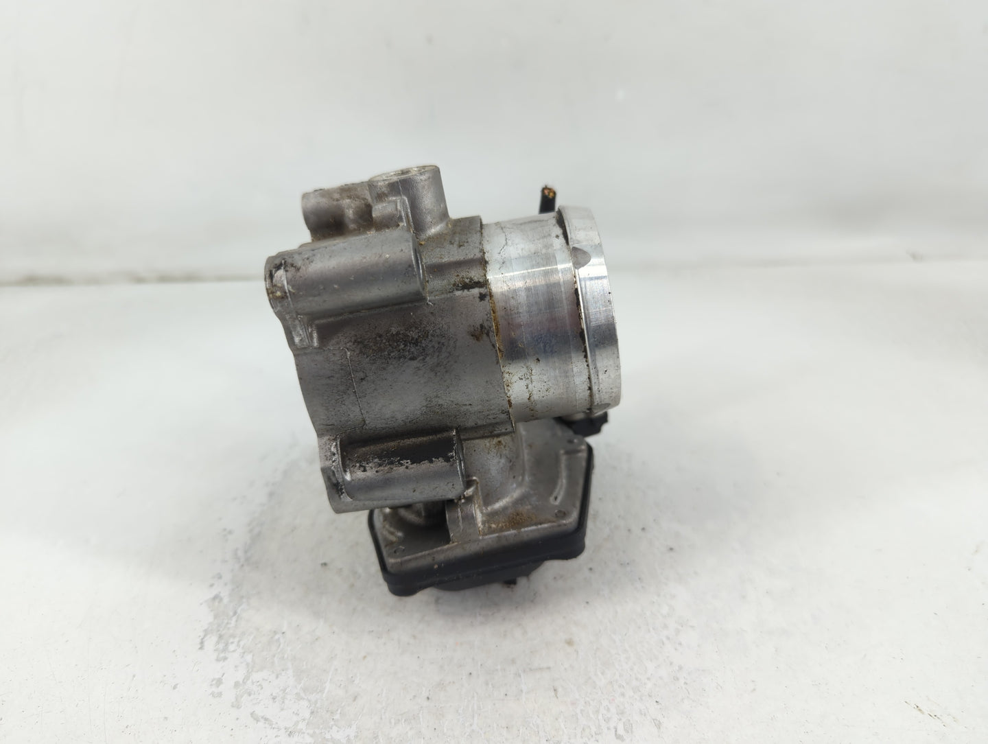 2014-2020 Ford Fusion Throttle Body P/N:DS7G-9F991-CA Fits Fits 2014 2015 2016 2017 2018 2019 2020 OEM Used Auto Parts - Oemusedautoparts1.com