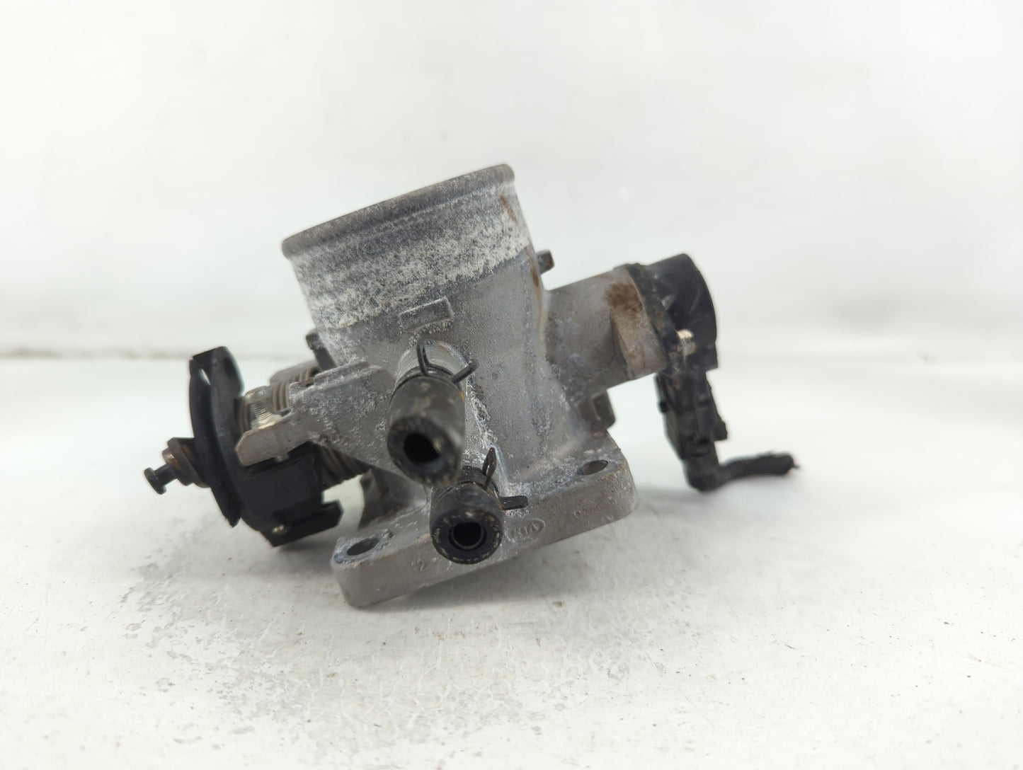 2009-2011 Hyundai Accent Throttle Body Fits Fits 2009 2010 2011 OEM Used Auto Parts - Oemusedautoparts1.com