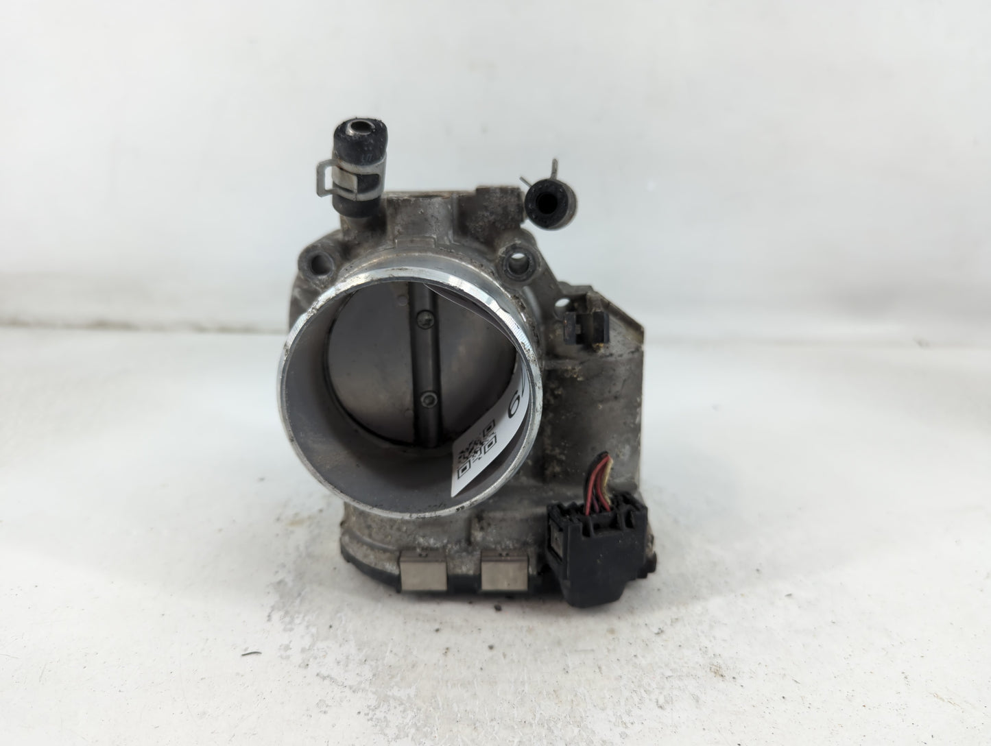 2012-2015 Kia Sorento Throttle Body P/N:35100-2G700 Fits Fits 2011 2012 2013 2014 2015 2016 OEM Used Auto Parts - Oemusedautoparts1.com