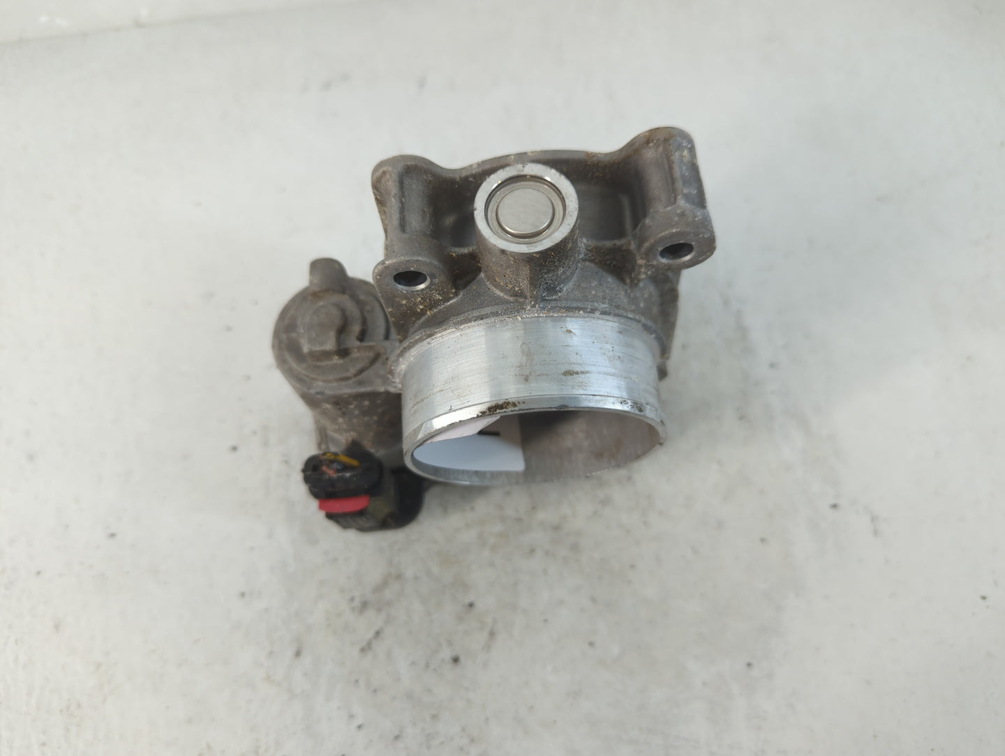 2016-2019 Chevrolet Impala Throttle Body P/N:12670839AA Fits Fits 2016 2017 2018 2019 2020 2021 2022 OEM Used Auto Parts - Oemusedautoparts1.com