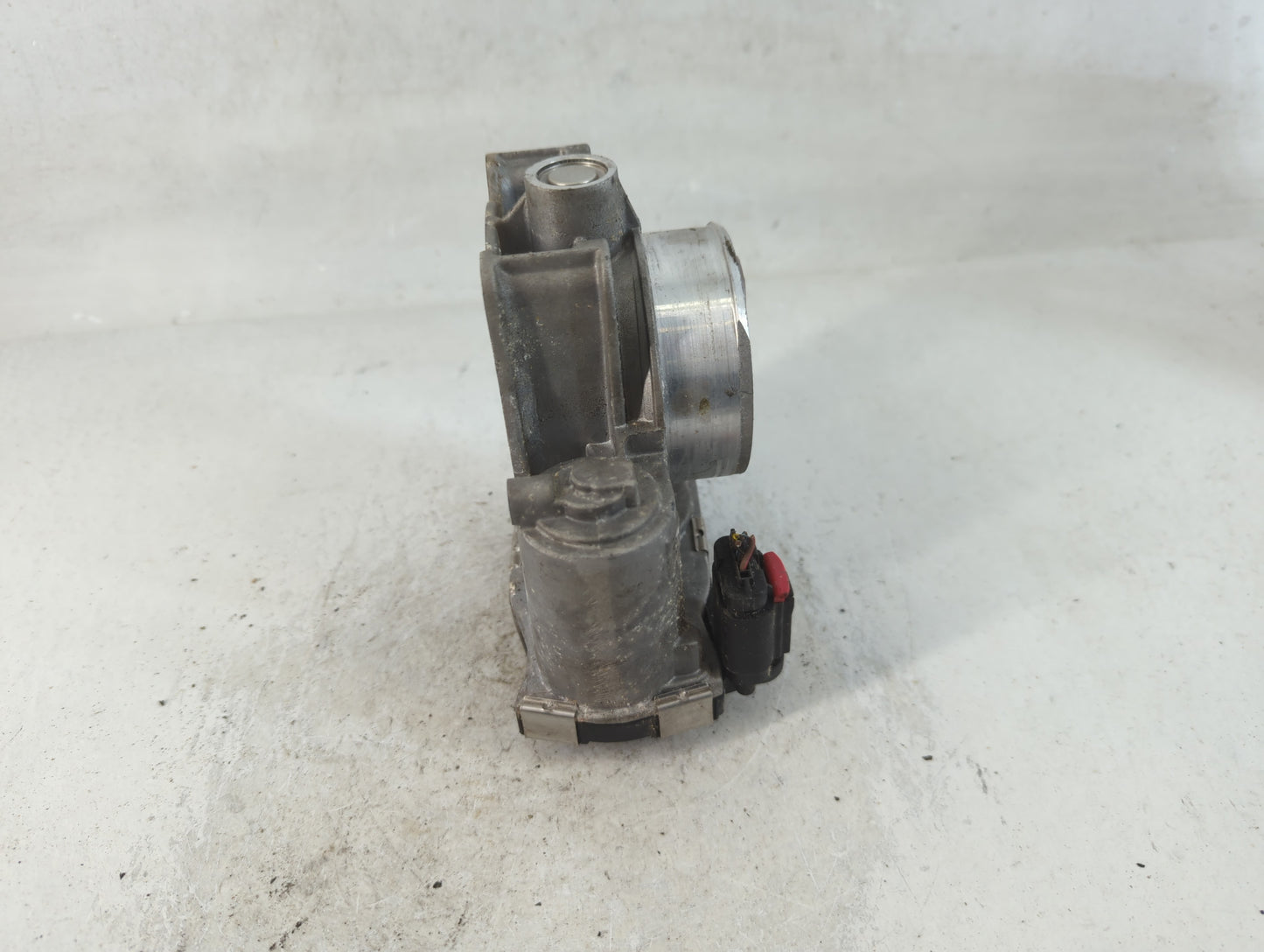 2016-2019 Chevrolet Impala Throttle Body P/N:12670839AA Fits Fits 2016 2017 2018 2019 2020 2021 2022 OEM Used Auto Parts - Oemusedautoparts1.com