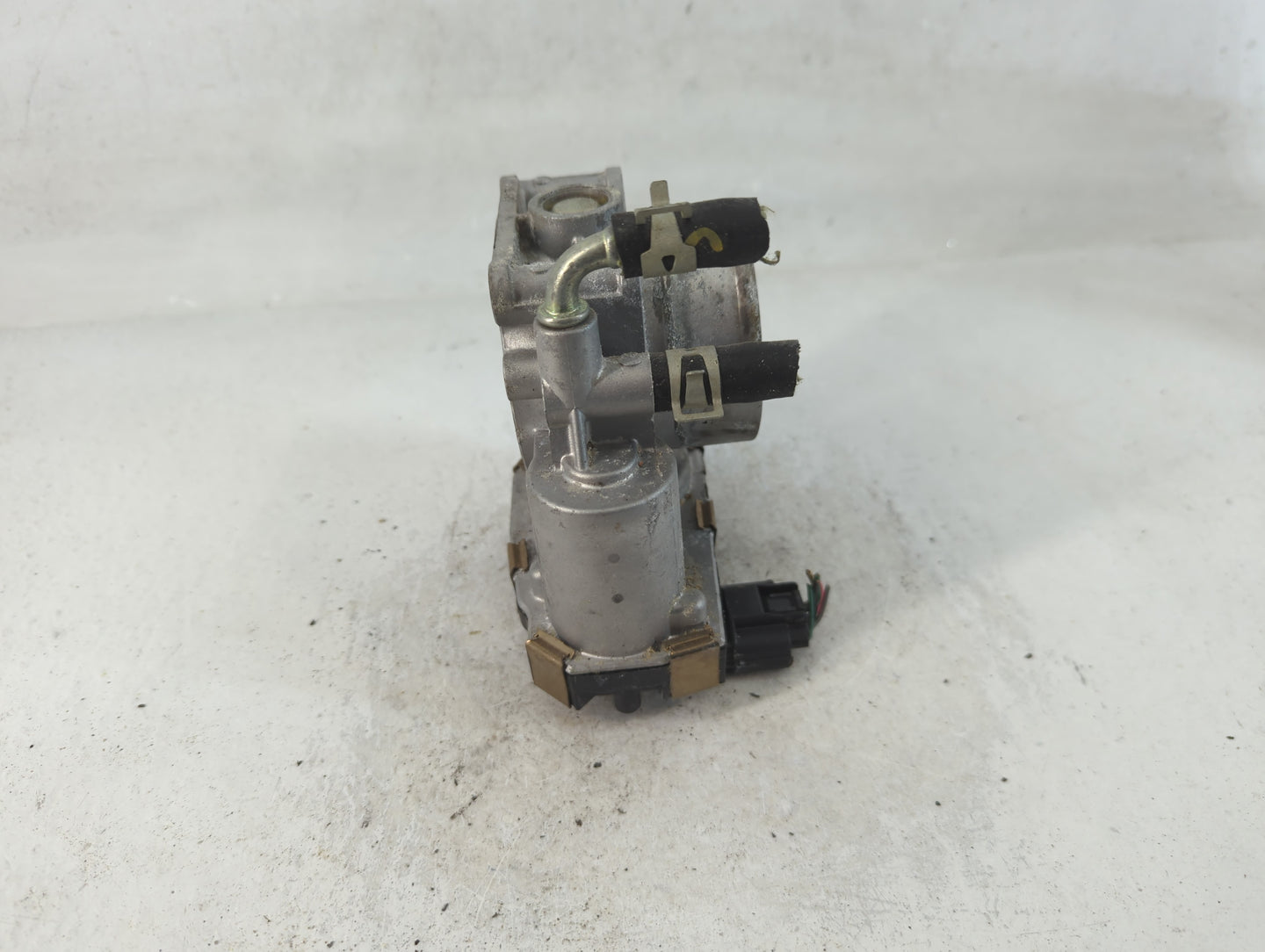 2016-2020 Infiniti Q50 Throttle Body P/N:RME60-52 Fits Fits 2016 2017 2018 2019 2020 OEM Used Auto Parts - Oemusedautoparts1.com