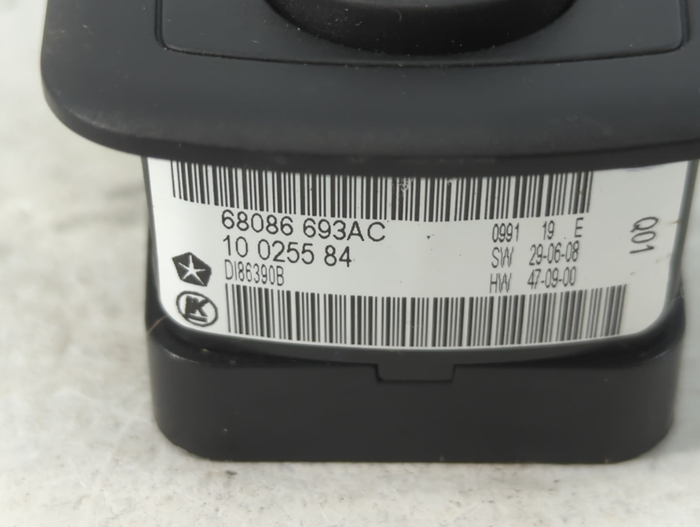 2011-2013 Dodge Durango Master Power Window Switch Replacement Driver Side Left P/N:68086 693AC 100255 84 Fits Fits 2011 2012 2013 OEM Used Auto Parts - Oemusedautoparts1.com