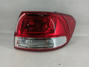 2016-2018 Kia Sorento Tail Light Assembly Passenger Right OEM P/N:92402-C6 Fits Fits 2016 2017 2018 OEM Used Auto Parts