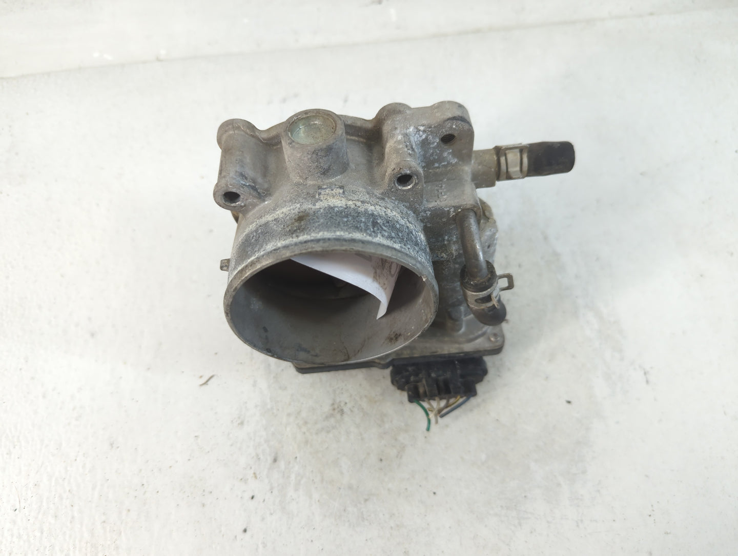 2014-2018 Kia Sorento Throttle Body P/N:35100-3CAA0 Fits Fits 2012 2013 2014 2015 2016 2017 2018 OEM Used Auto Parts - Oemusedautoparts1.com