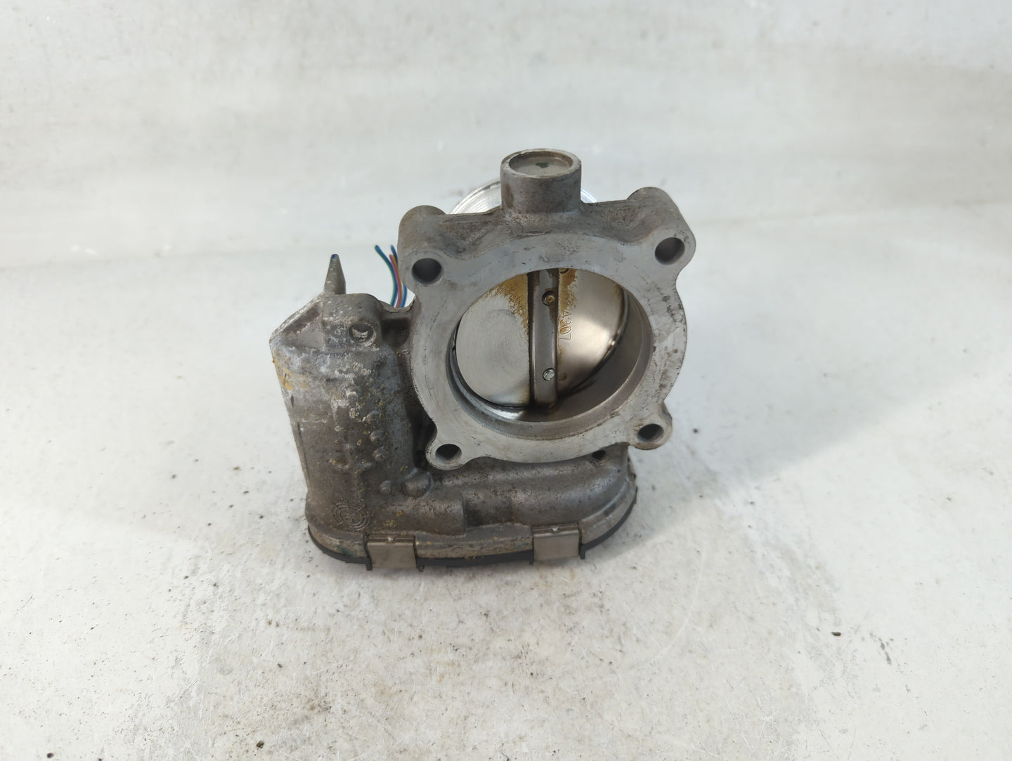 2017-2019 Ford Escape Throttle Body P/N:DS7E-9F991-BB Fits Fits 2014 2015 2016 2017 2018 2019 2020 2021 2022 OEM Used Auto Parts - Oemusedautoparts1.com