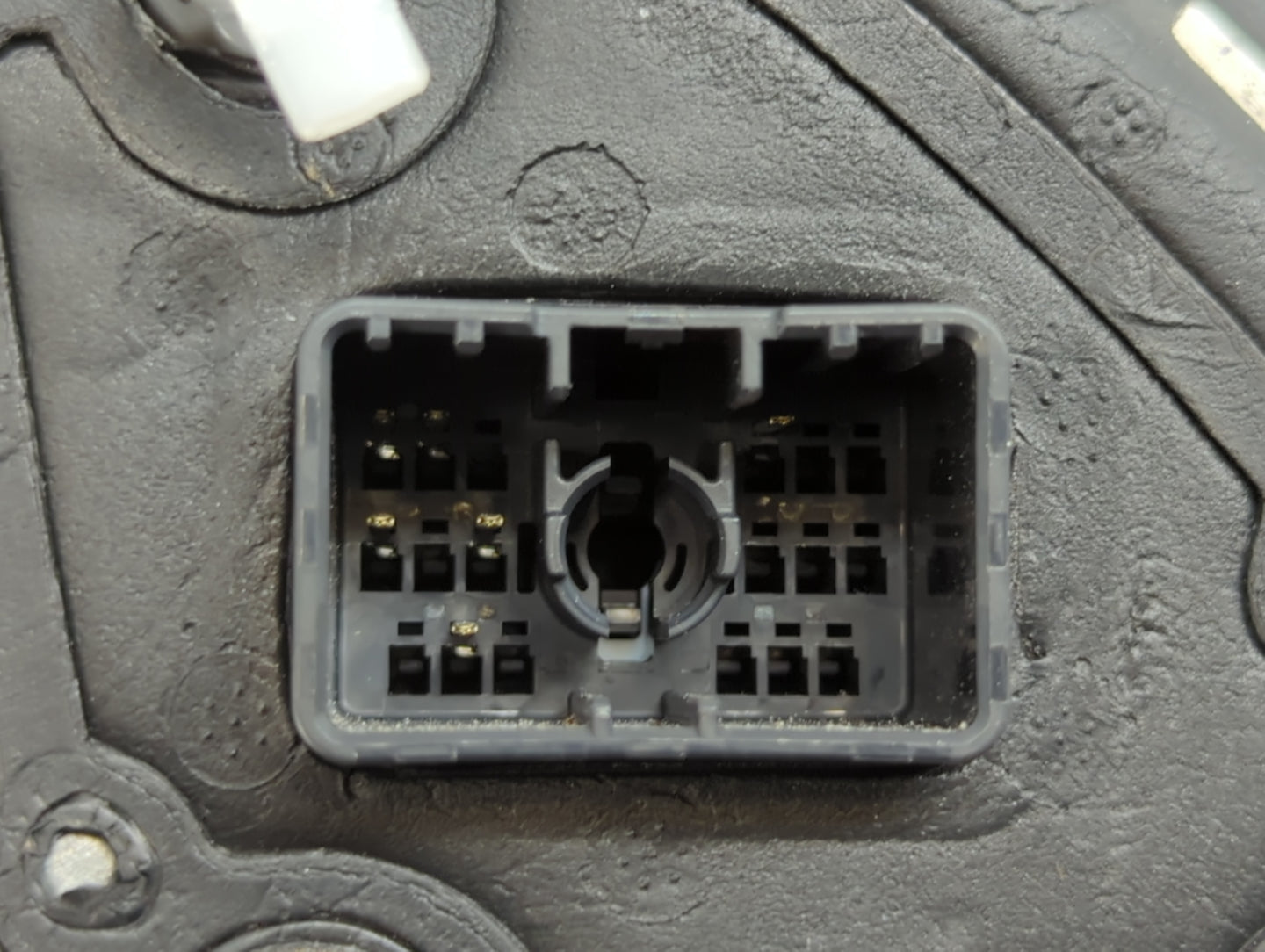 2025 Chevrolet Trailblazer Side Mirror Replacement Driver Left View Door Mirror Fits OEM Used Auto Parts - Oemusedautoparts1.com