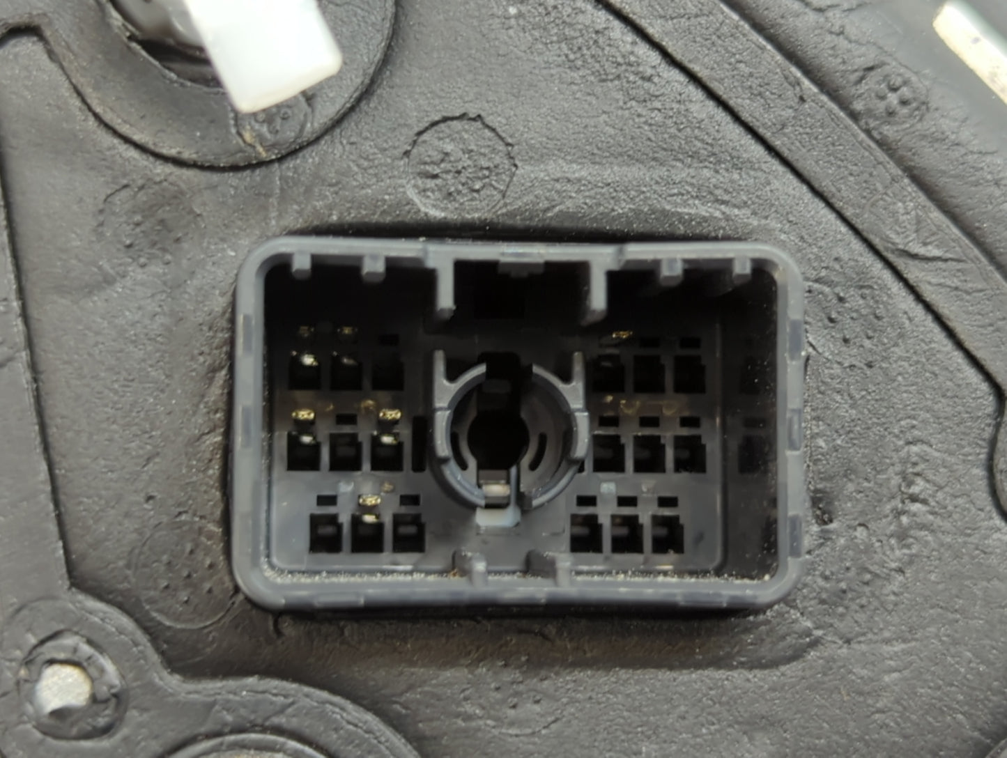 2025 Chevrolet Trailblazer Side Mirror Replacement Driver Left View Door Mirror Fits OEM Used Auto Parts - Oemusedautoparts1.com