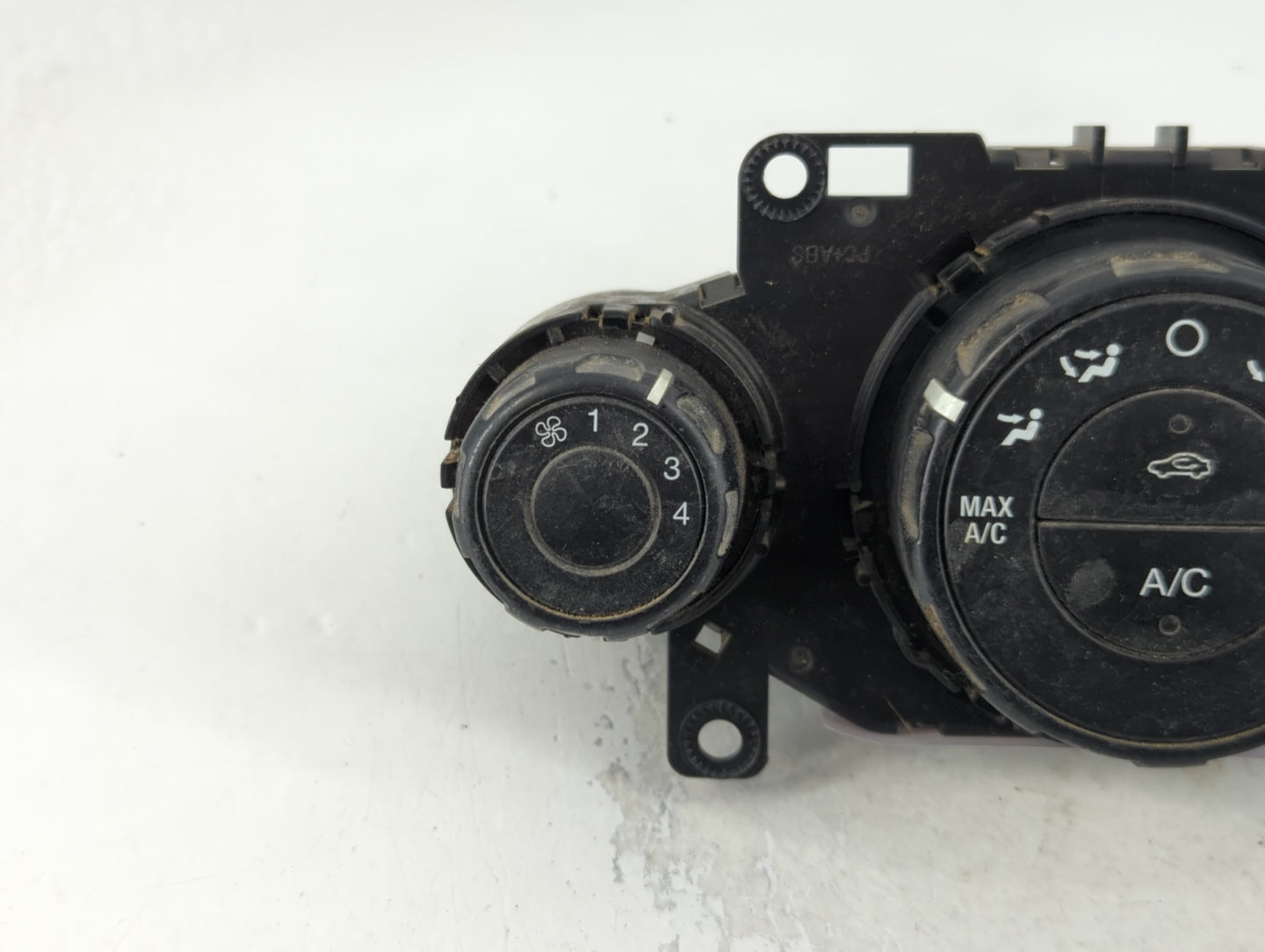 2014 Ford Fiesta Climate Control Module Temperature AC/Heater Replacement P/N:D2BT-19980 AA Fits OEM Used Auto Parts - Oemusedautoparts1.com