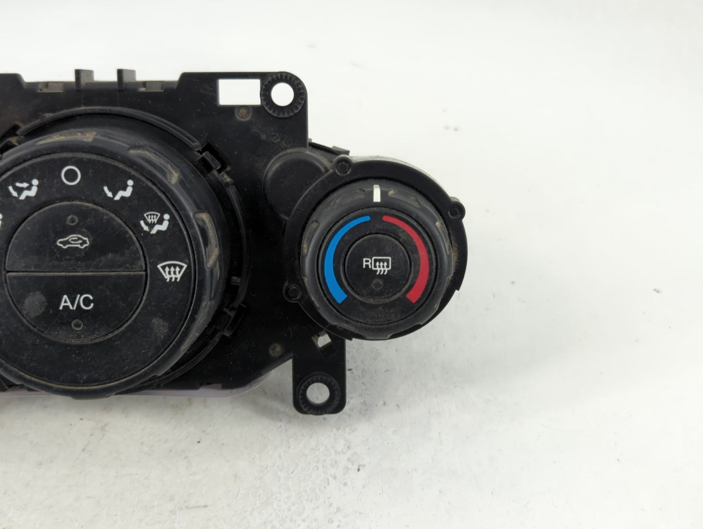 2014 Ford Fiesta Climate Control Module Temperature AC/Heater Replacement P/N:D2BT-19980 AA Fits OEM Used Auto Parts - Oemusedautoparts1.com