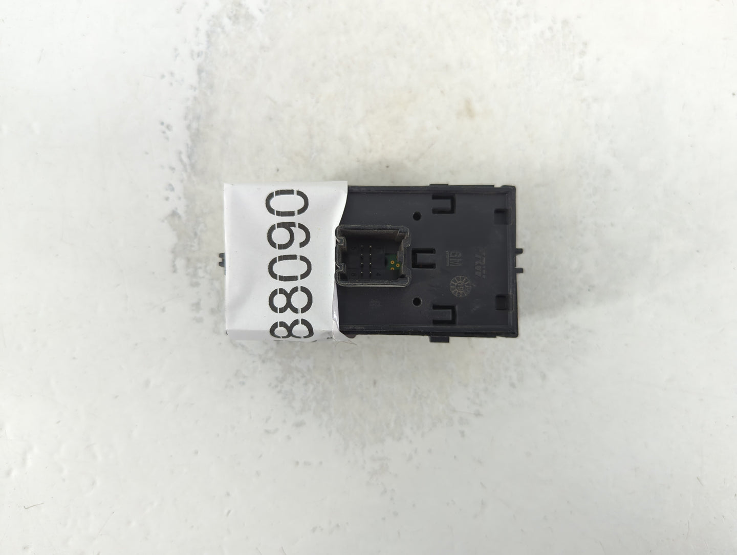 2017-2020 Buick Encore Master Power Window Switch Replacement Driver Side Left P/N:13408454 Fits Fits 2017 2018 2019 2020 OEM Used Auto Parts - Oemusedautoparts1.com