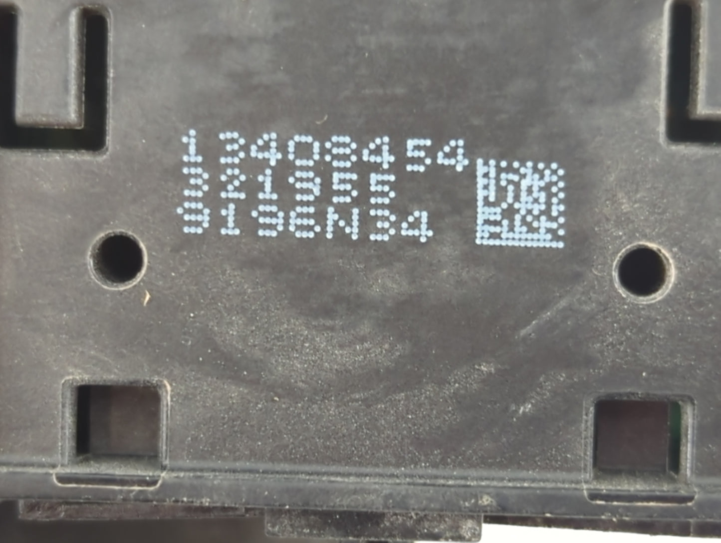 2017-2020 Buick Encore Master Power Window Switch Replacement Driver Side Left P/N:13408454 Fits Fits 2017 2018 2019 2020 OEM Used Auto Parts - Oemusedautoparts1.com