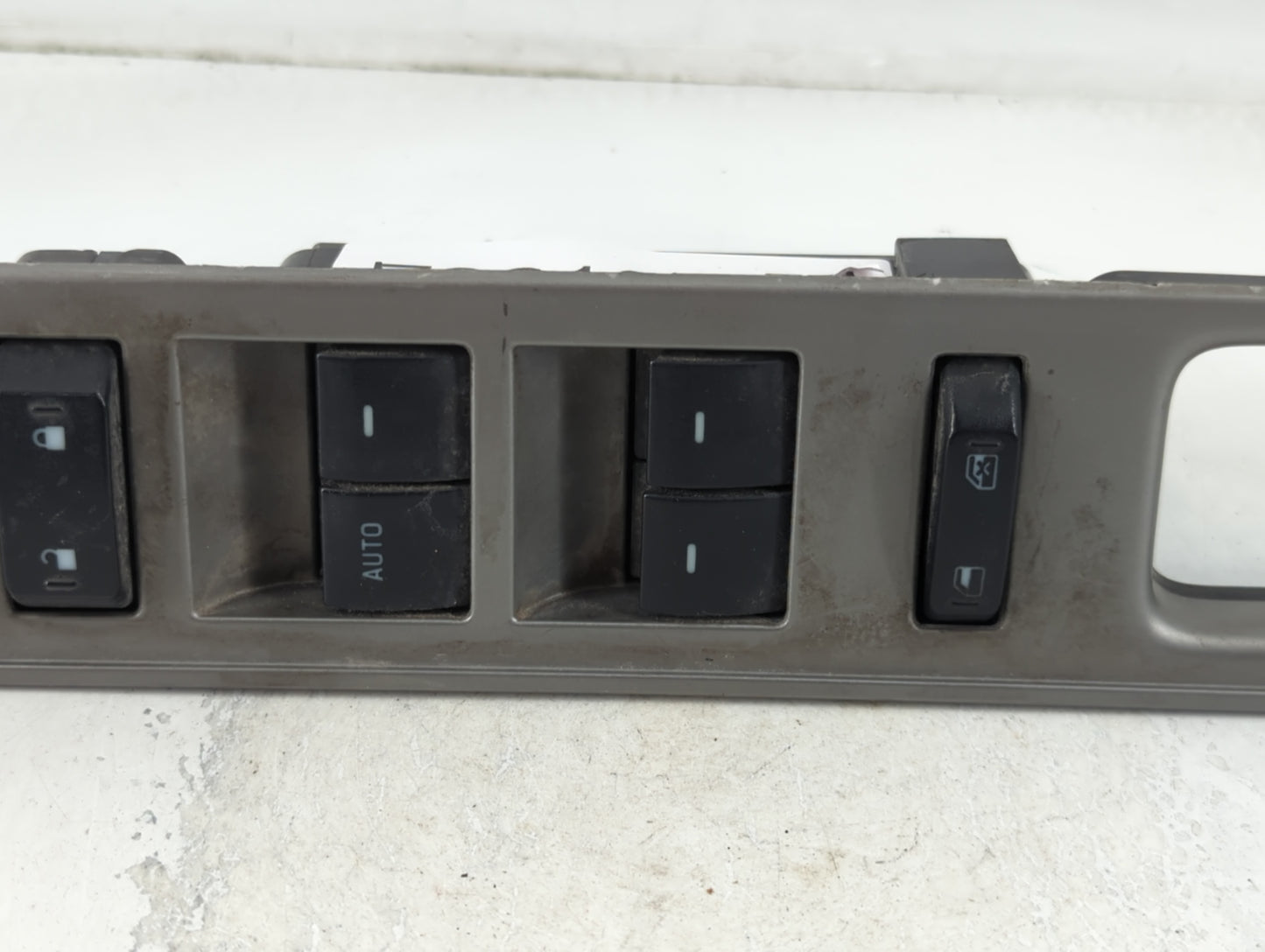 2007 Ford Expedition Master Power Window Switch Replacement Driver Side Left P/N:5L3T-17B676-AA Fits Fits 2006 2008 2009 2010 2011 OEM Used Auto Parts - Oemusedautoparts1.com