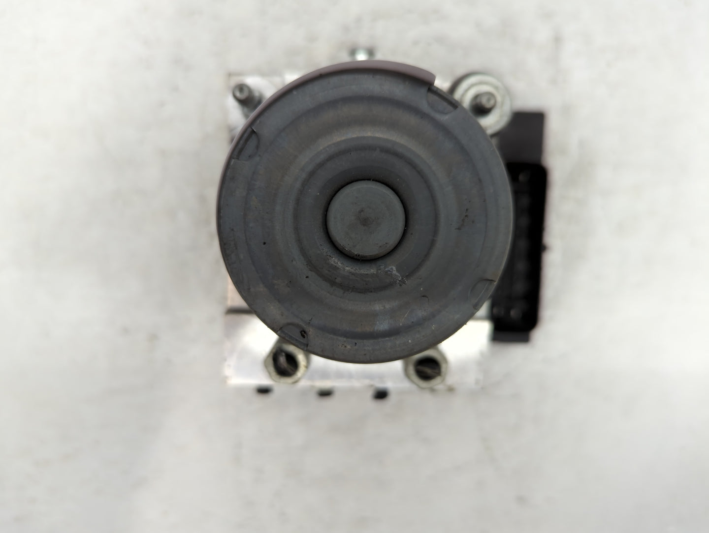 2012-2017 Buick Enclave ABS Pump Control Module Replacement P/N:23407415 0 265 252 847 Fits Fits 2012 2013 2014 2015 2016 2017 OEM Used Auto Parts - Oemusedautoparts1.com