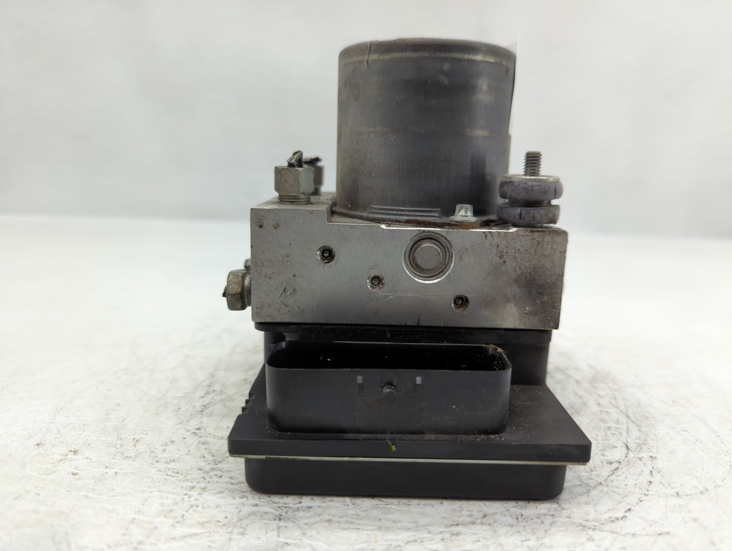 2012-2017 Buick Enclave ABS Pump Control Module Replacement P/N:23407415 0 265 252 847 Fits Fits 2012 2013 2014 2015 2016 2017 OEM Used Auto Parts - Oemusedautoparts1.com