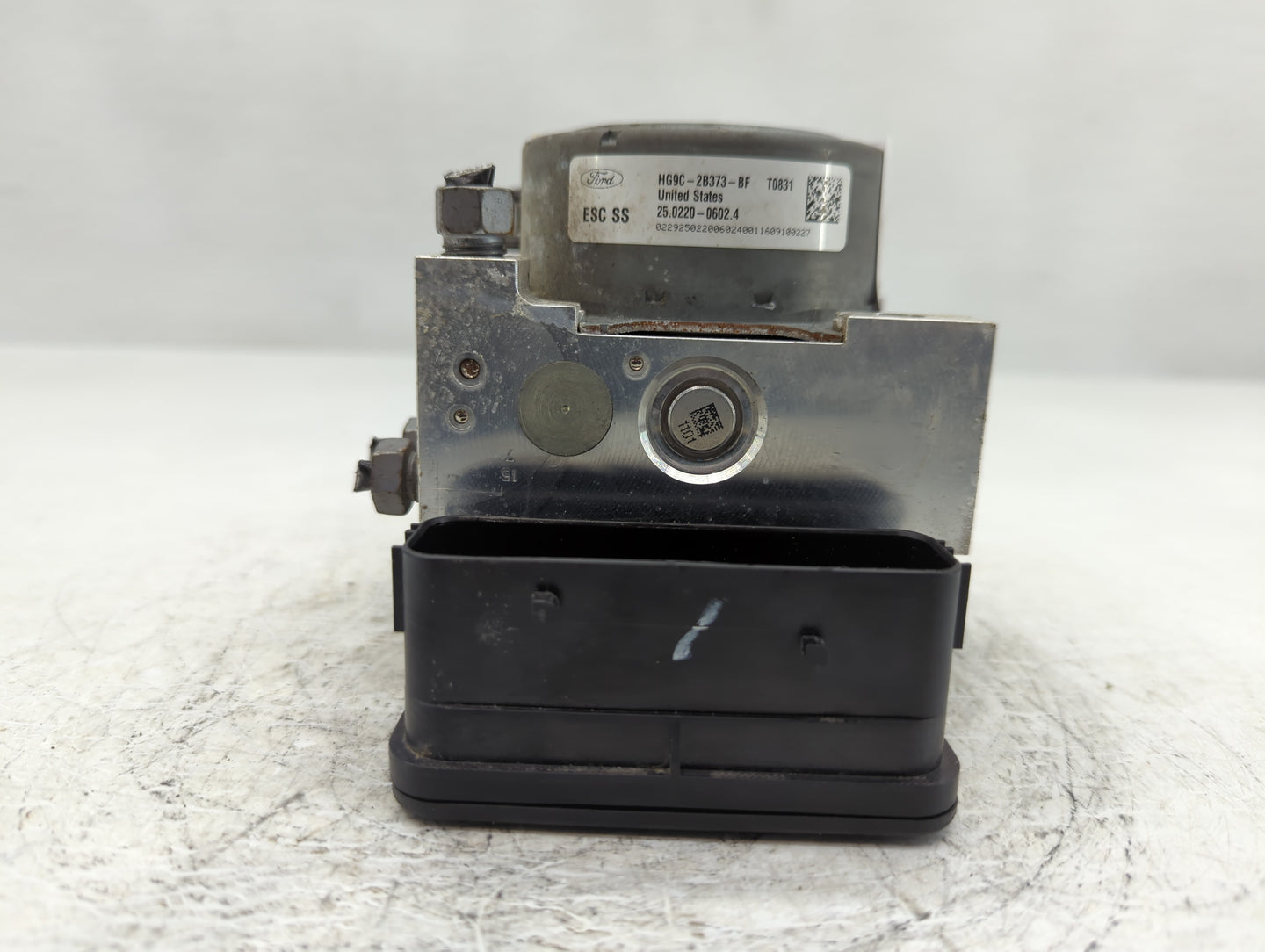 2017-2018 Ford Fusion ABS Pump Control Module Replacement P/N:HG9C-2B373-BG HG9C-2C219-LG, HG9C-2B373-BH Fits Fits 2017 2018 OEM Used Auto Parts - Oemusedautoparts1.com