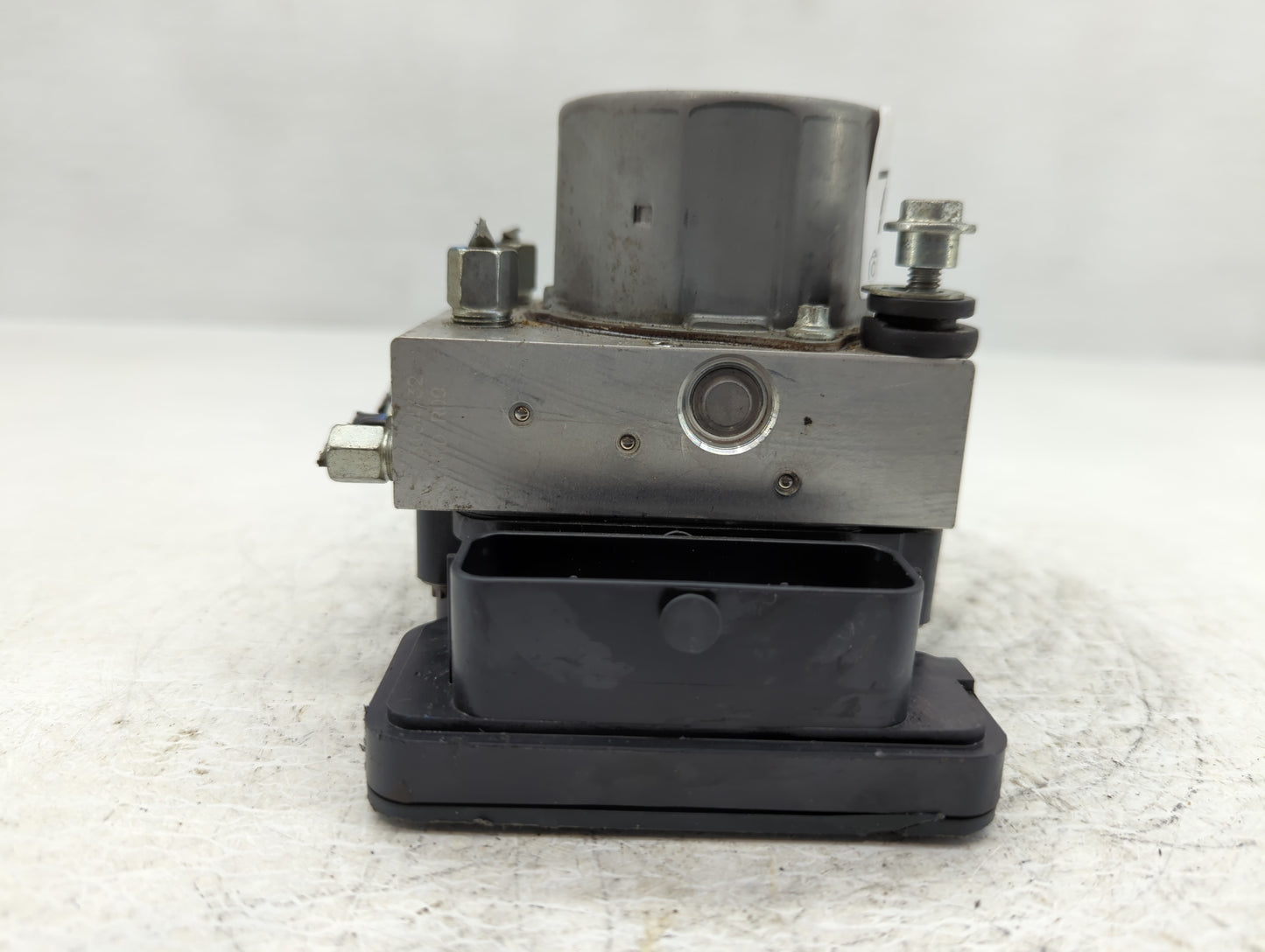 2017-2018 Nissan Maxima ABS Pump Control Module Replacement P/N:D660 9DD0A Fits Fits 2017 2018 OEM Used Auto Parts - Oemusedautoparts1.com