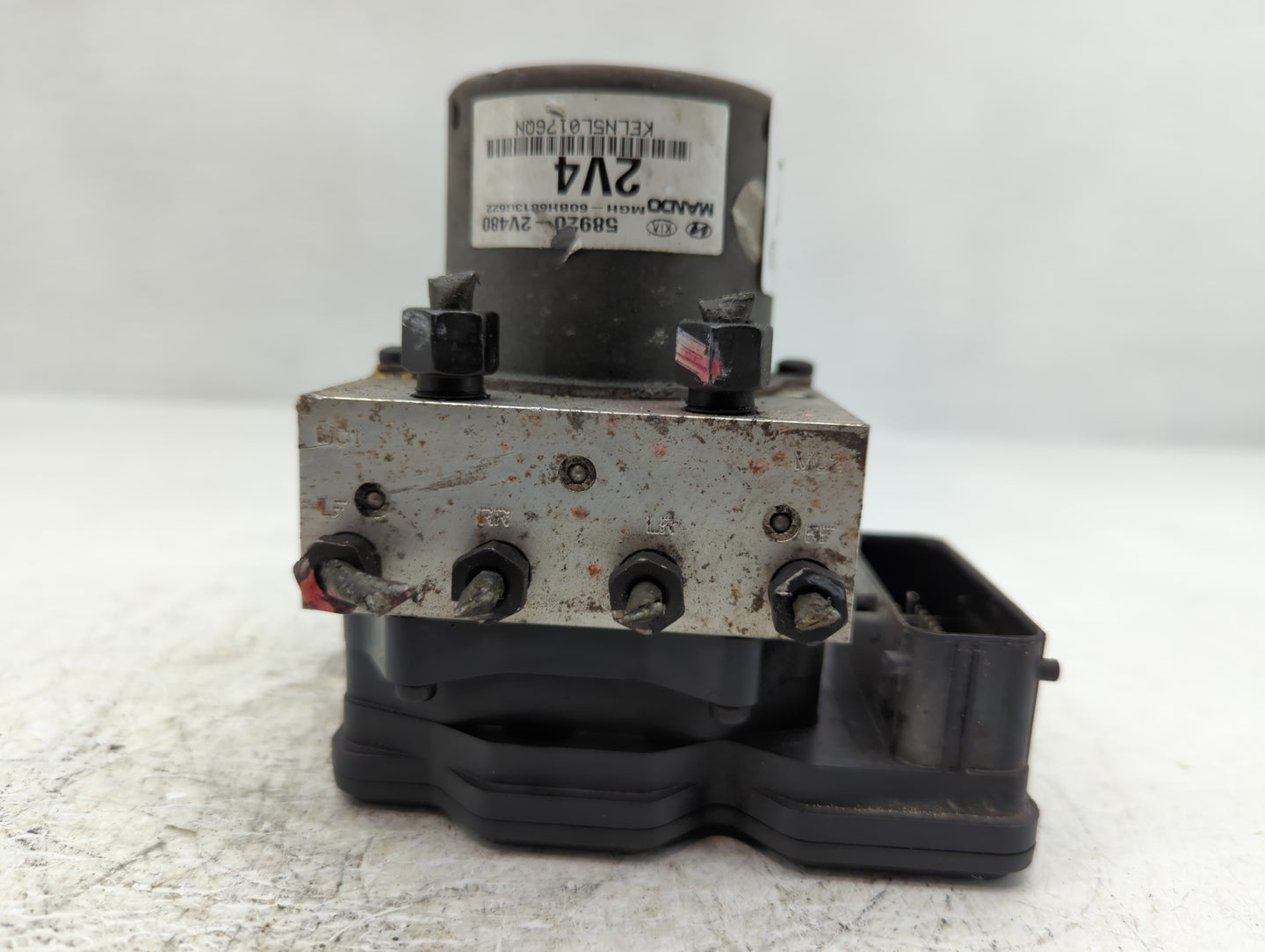2015-2017 Hyundai Veloster ABS Pump Control Module Replacement P/N:58920-2V480 Fits Fits 2015 2016 2017 OEM Used Auto Parts - Oemusedautoparts1.com
