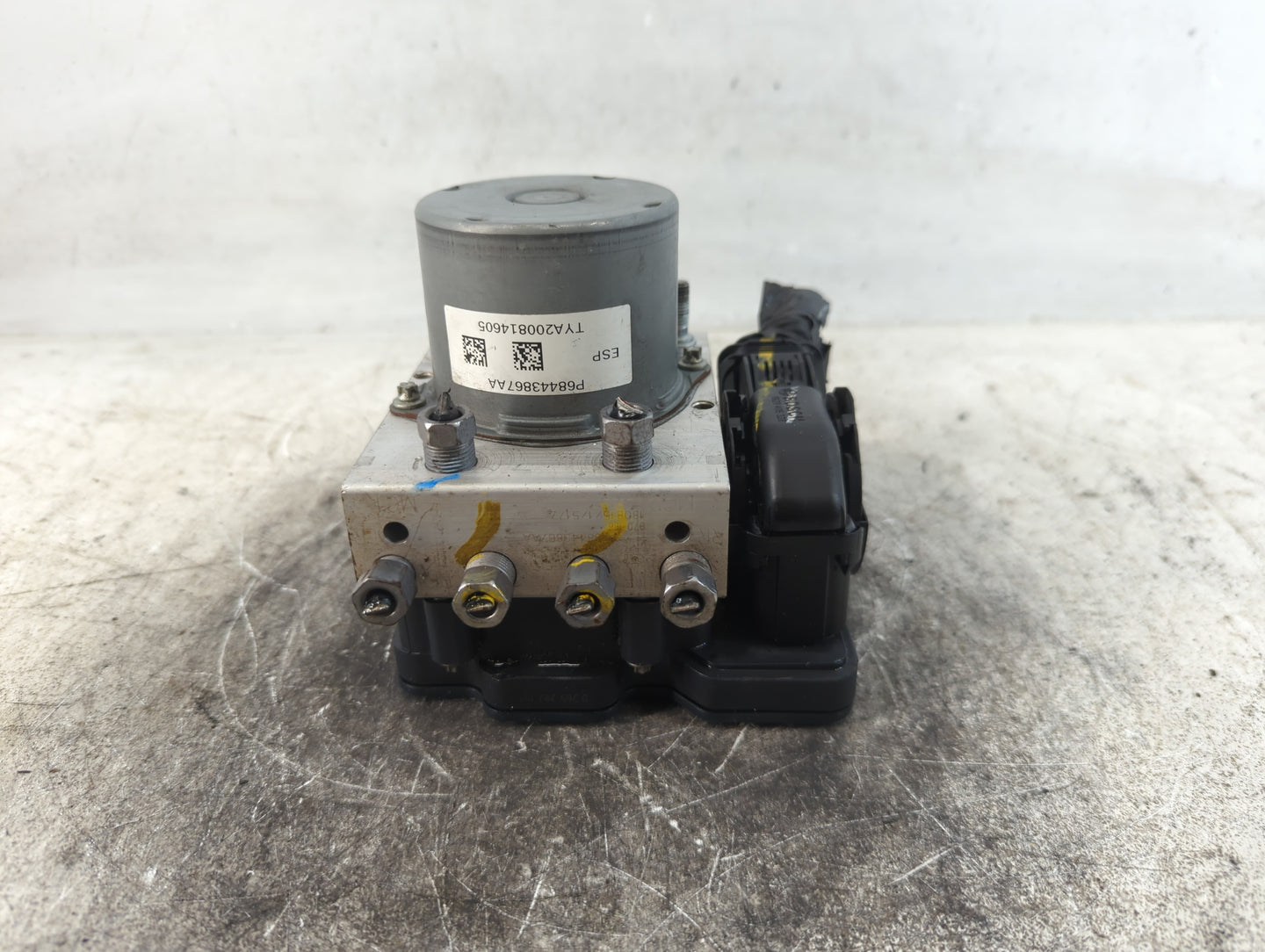2019 Dodge Caravan ABS Pump Control Module Replacement P/N:P68443867AA Fits Fits 2015 2016 2017 2018 2020 OEM Used Auto Parts - Oemusedautoparts1.com