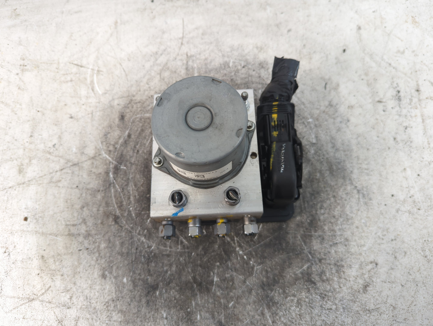 2019 Dodge Caravan ABS Pump Control Module Replacement P/N:P68443867AA Fits Fits 2015 2016 2017 2018 2020 OEM Used Auto Parts - Oemusedautoparts1.com