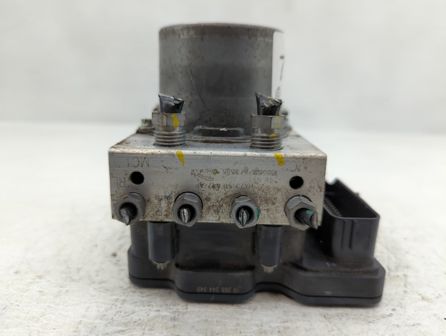 2017 Jaguar Xe ABS Pump Control Module Replacement P/N:HX73-14F447-AF Fits OEM Used Auto Parts - Oemusedautoparts1.com