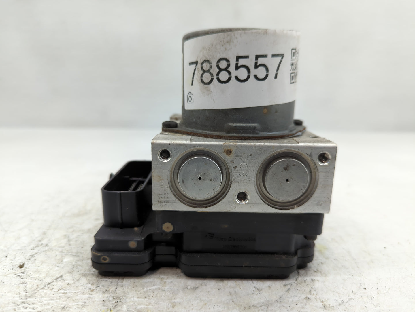 2014-2016 Kia Forte ABS Pump Control Module Replacement P/N:58900-A7200 Fits Fits 2014 2015 2016 OEM Used Auto Parts - Oemusedautoparts1.com