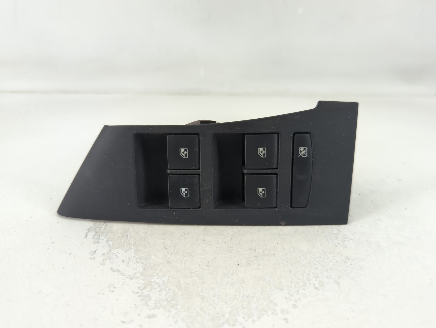 2013-2016 Buick Encore Master Power Window Switch Replacement Driver Side Left P/N:13305373 Fits Fits 2013 2014 2015 2016 OEM Used Auto Parts - Oemusedautoparts1.com