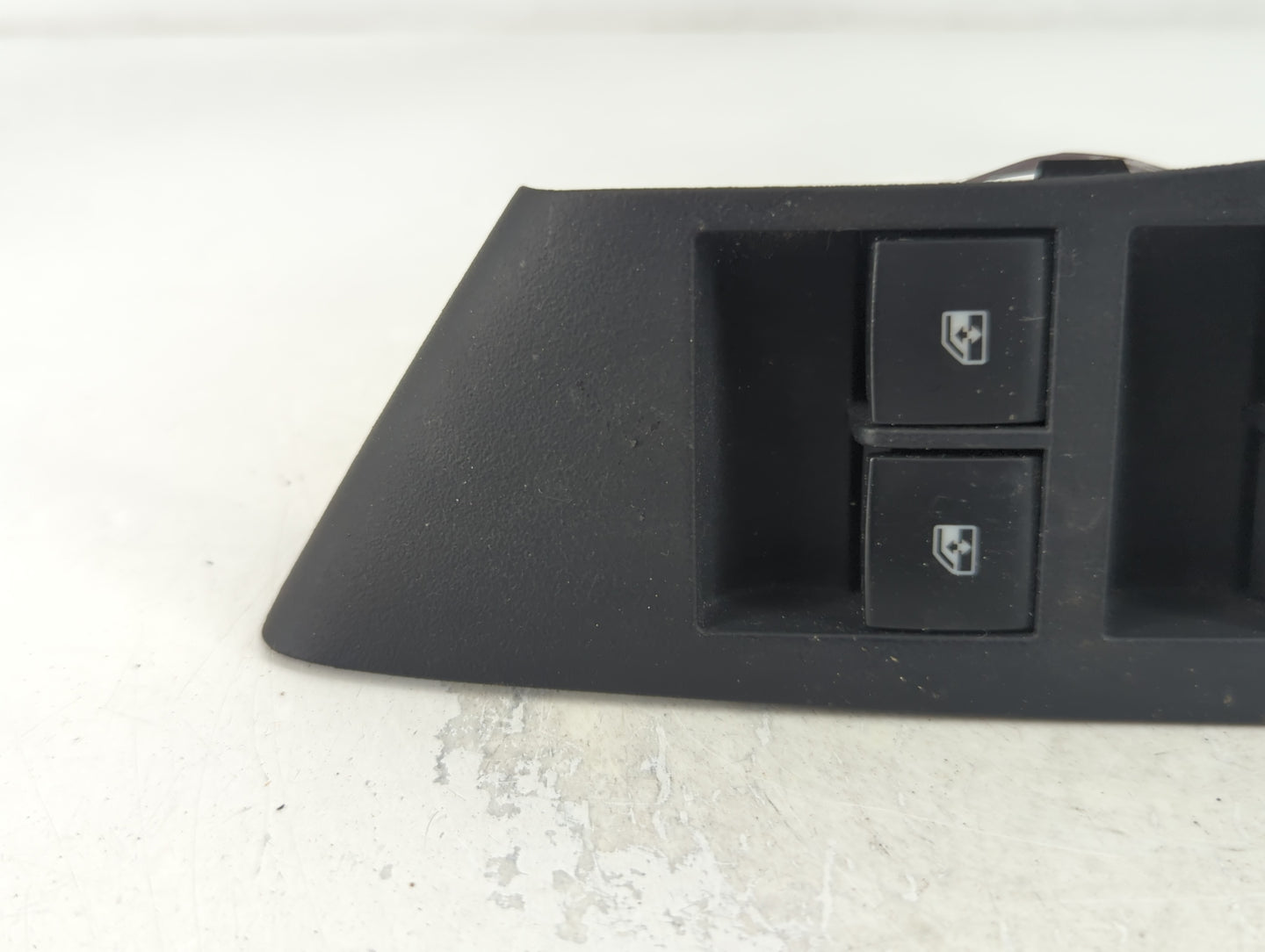 2013-2016 Buick Encore Master Power Window Switch Replacement Driver Side Left P/N:13305373 Fits Fits 2013 2014 2015 2016 OEM Used Auto Parts - Oemusedautoparts1.com